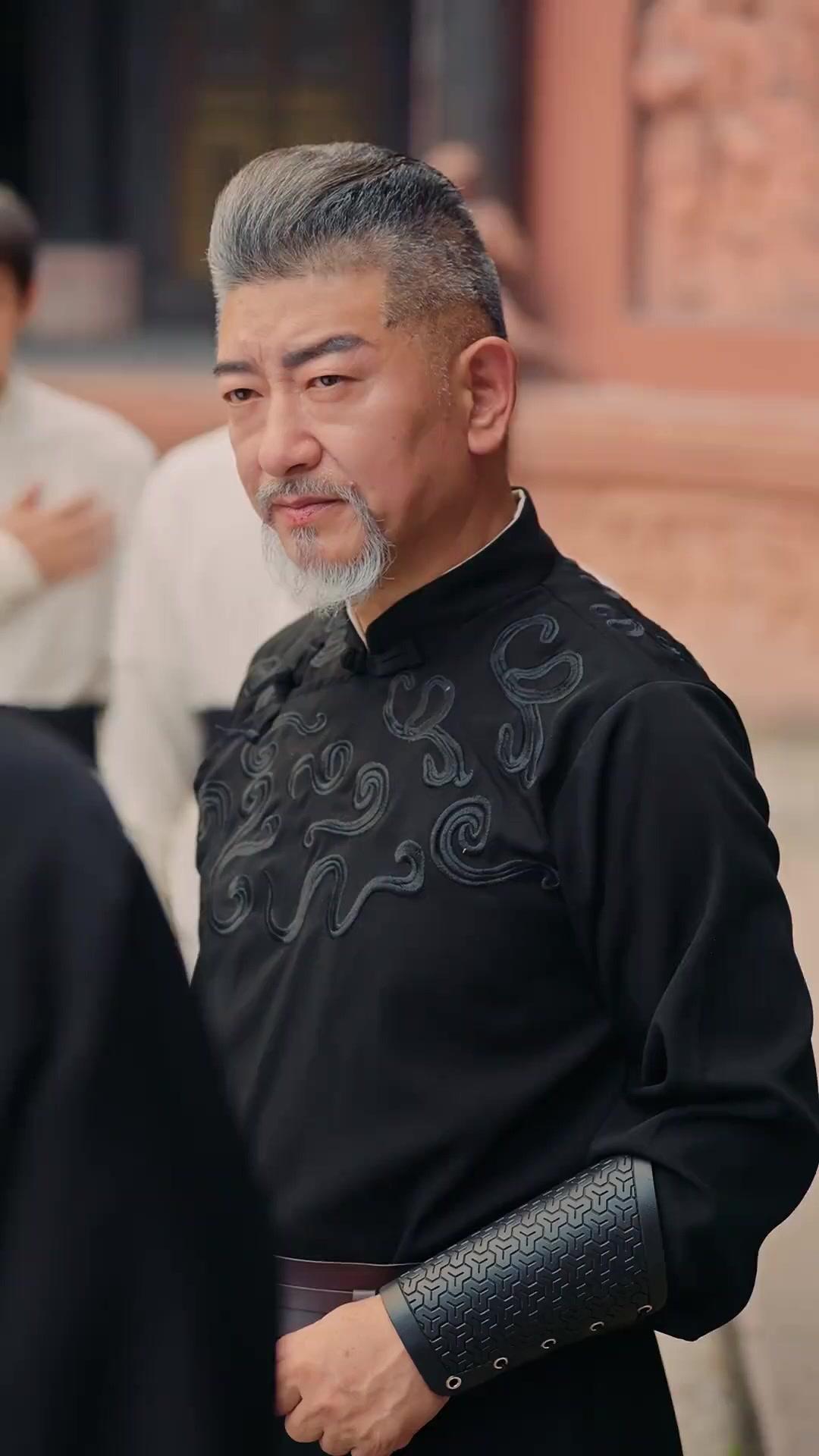 (Dublajlı) Mühürlü Yumruk