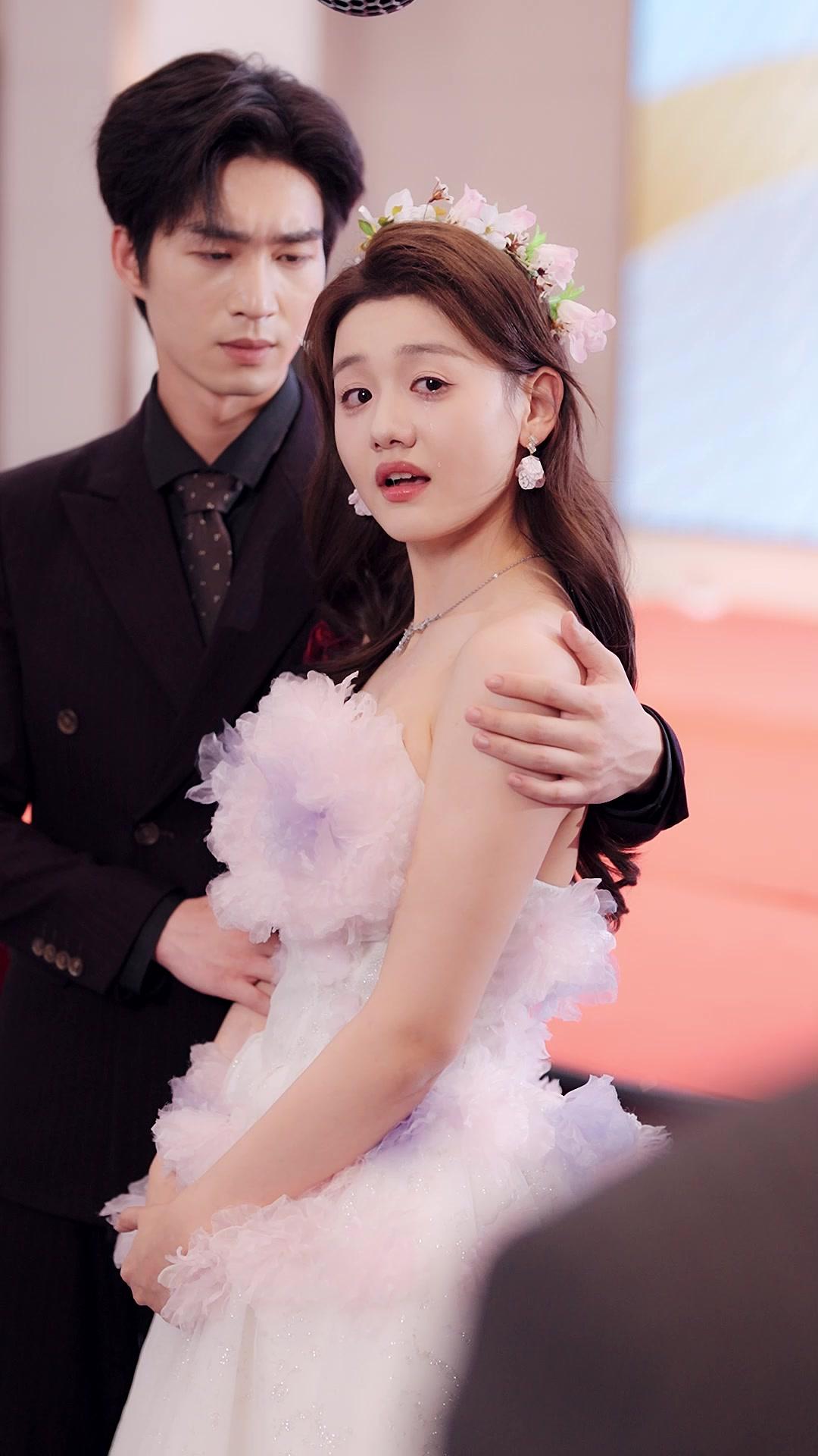 MARIAGE : RÉVEIL DE REINE