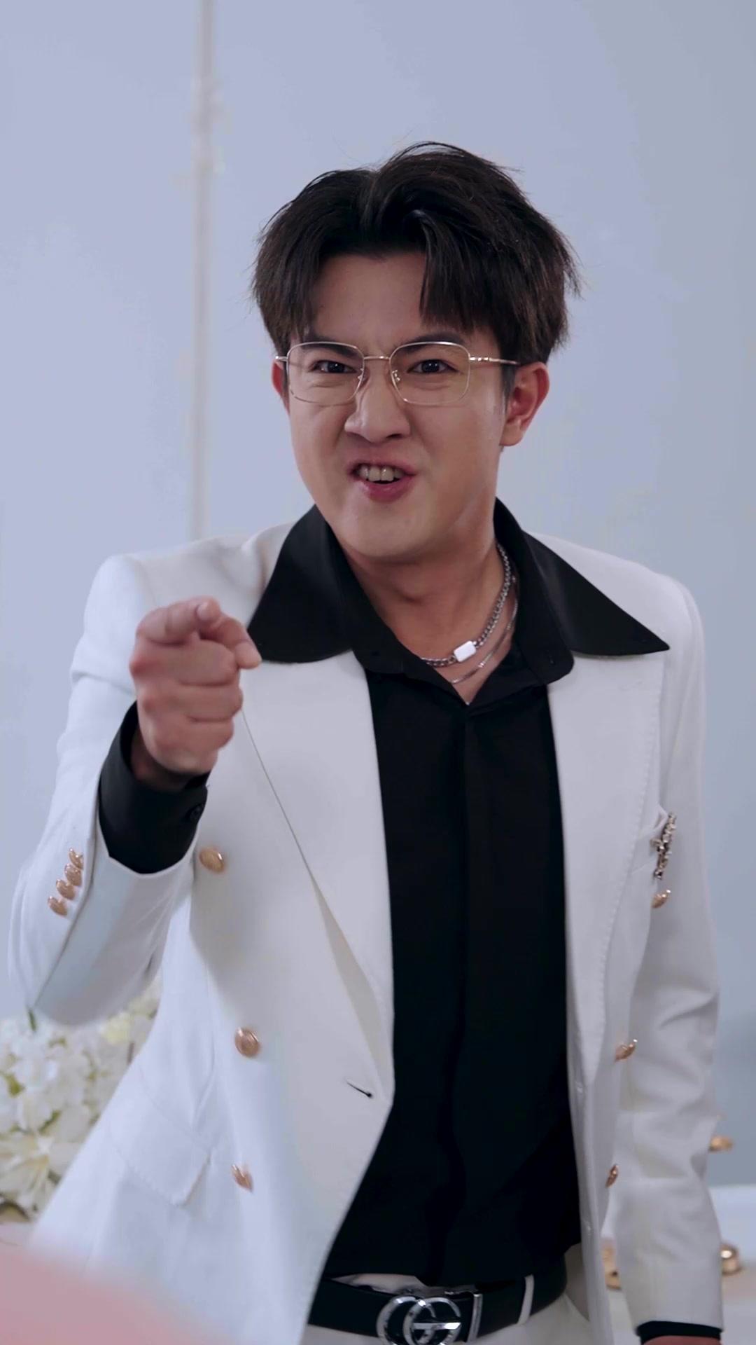 Hell Kitty Lashing Out