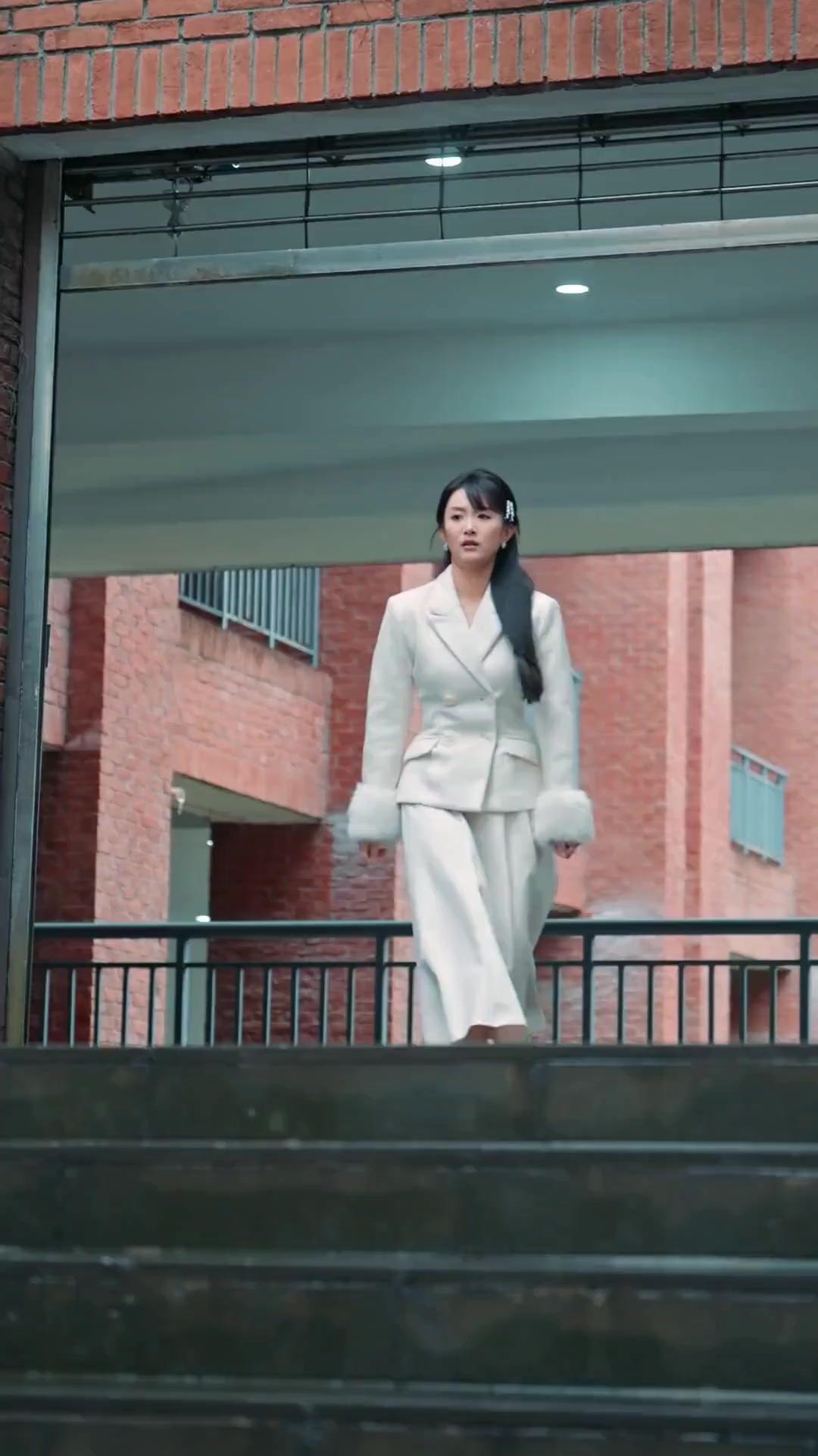 (Dubbed) Too Late to Love Him Right