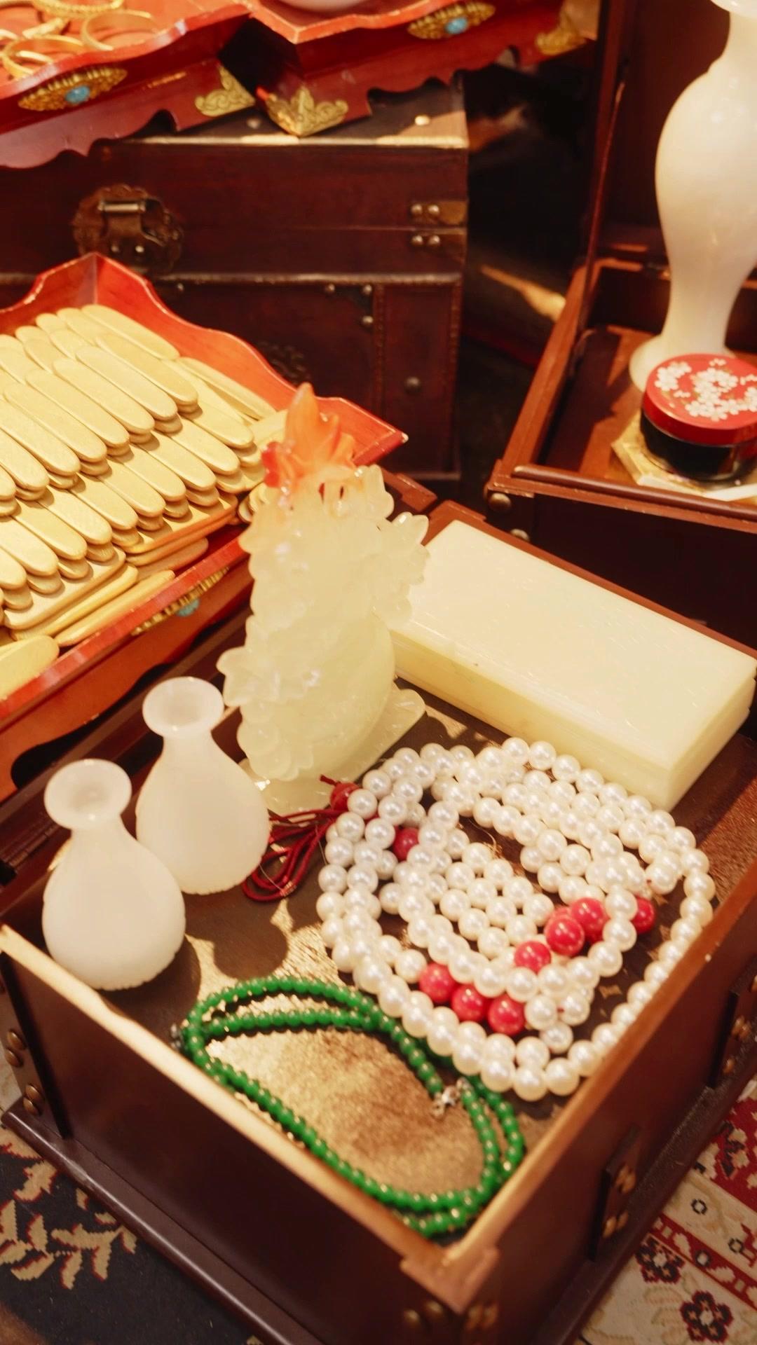 Bad Girl Wins the Emperor