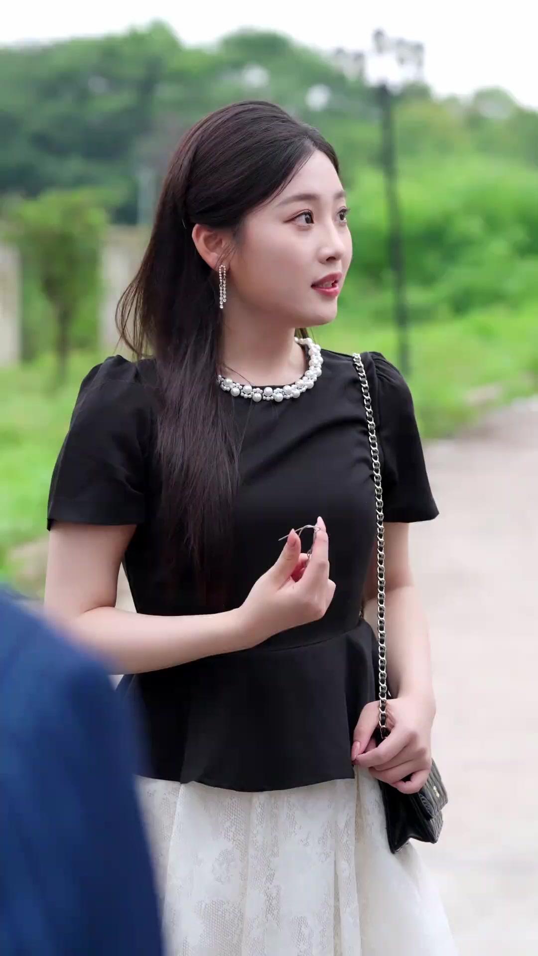 MARIAGE ÉCLAIR : LA PRINCESSE DU MILIEU