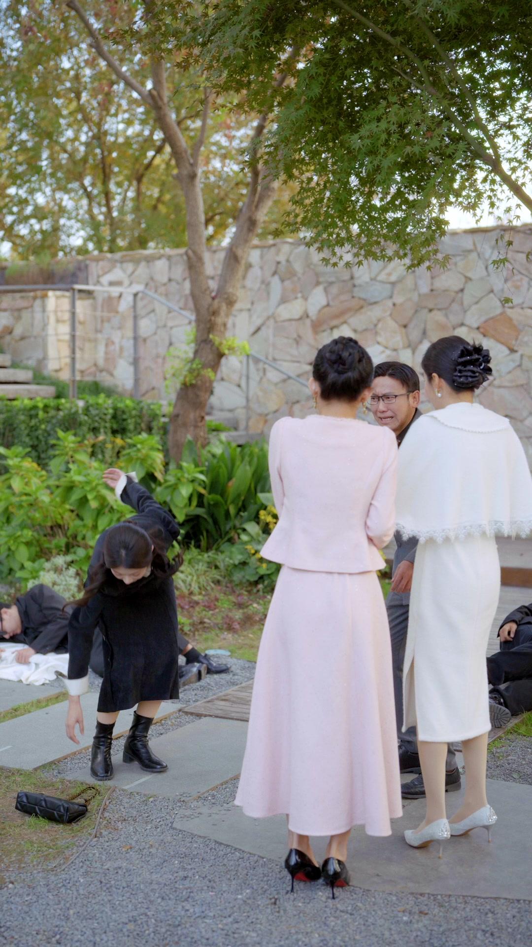 ¡Cuida más a mi esposa!