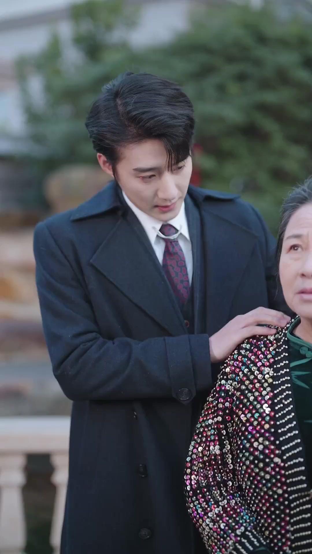 Rahasia Masa Lalu, Cinta dan Balas Dendam