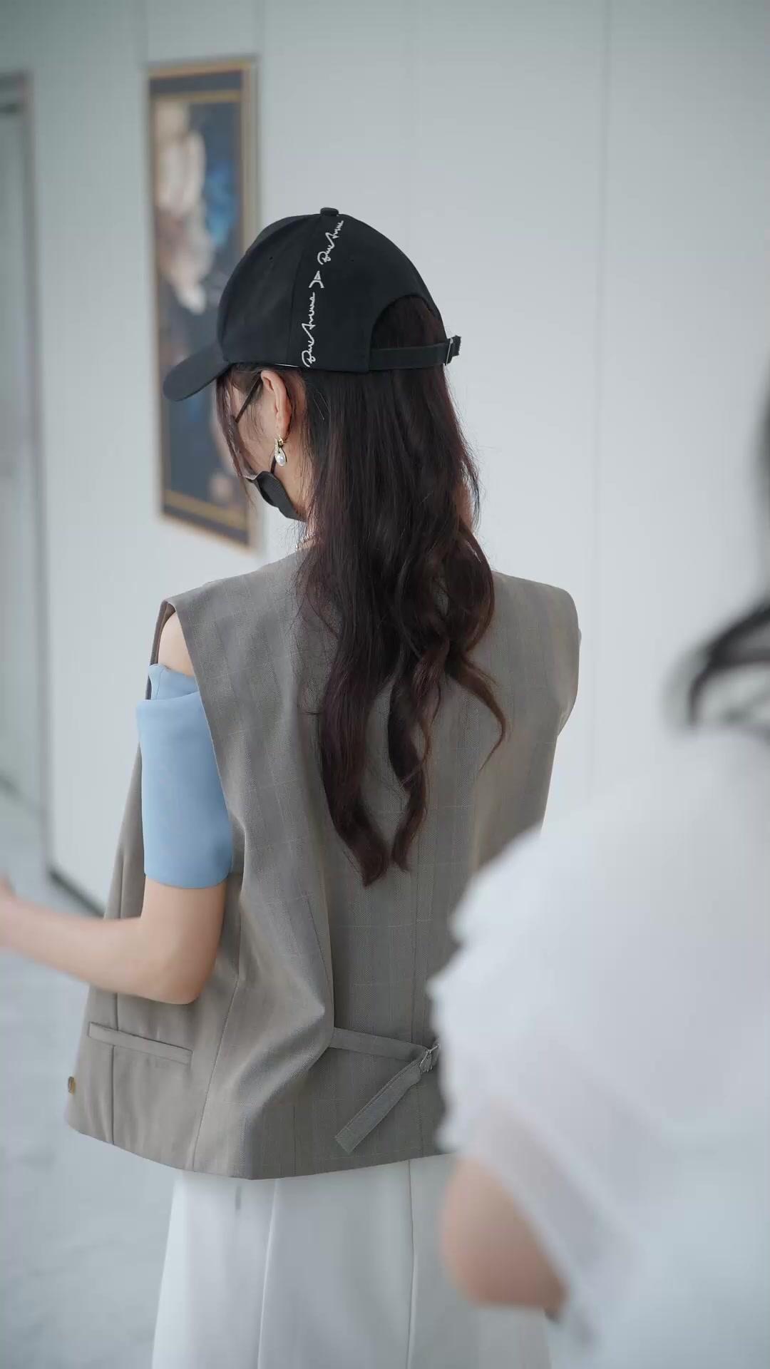 Suami Satpamku Itu Miliarder