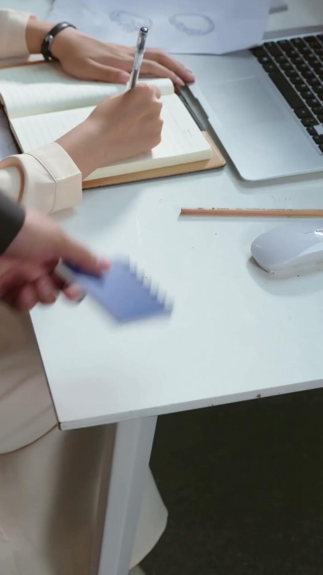 Bos, Jangan Cerai Dulu!