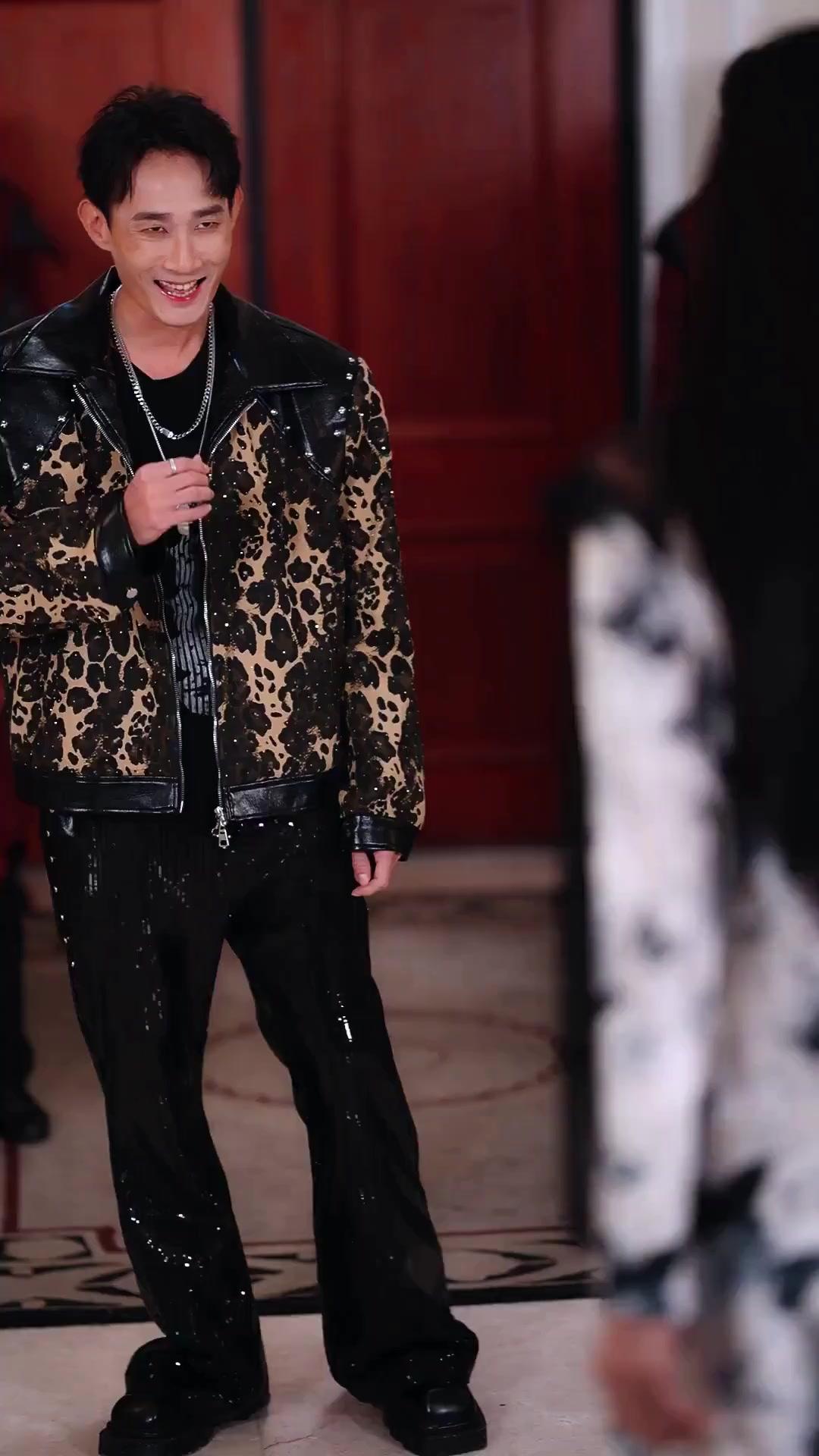 (พากย์เสียง) เปิดเนตรสวรรค์ ป่วนเมืองใหญ่