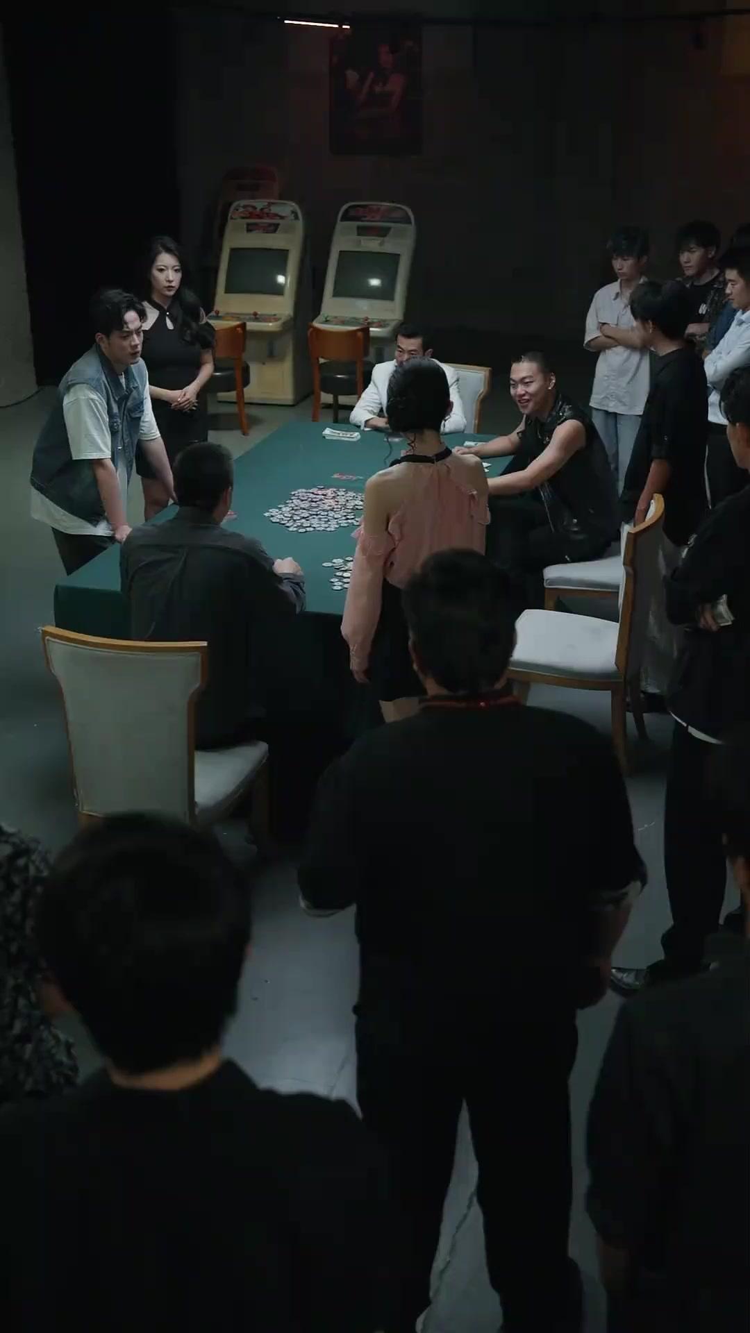 (Lồng tiếng)Bí Mật Trên Bàn Bài