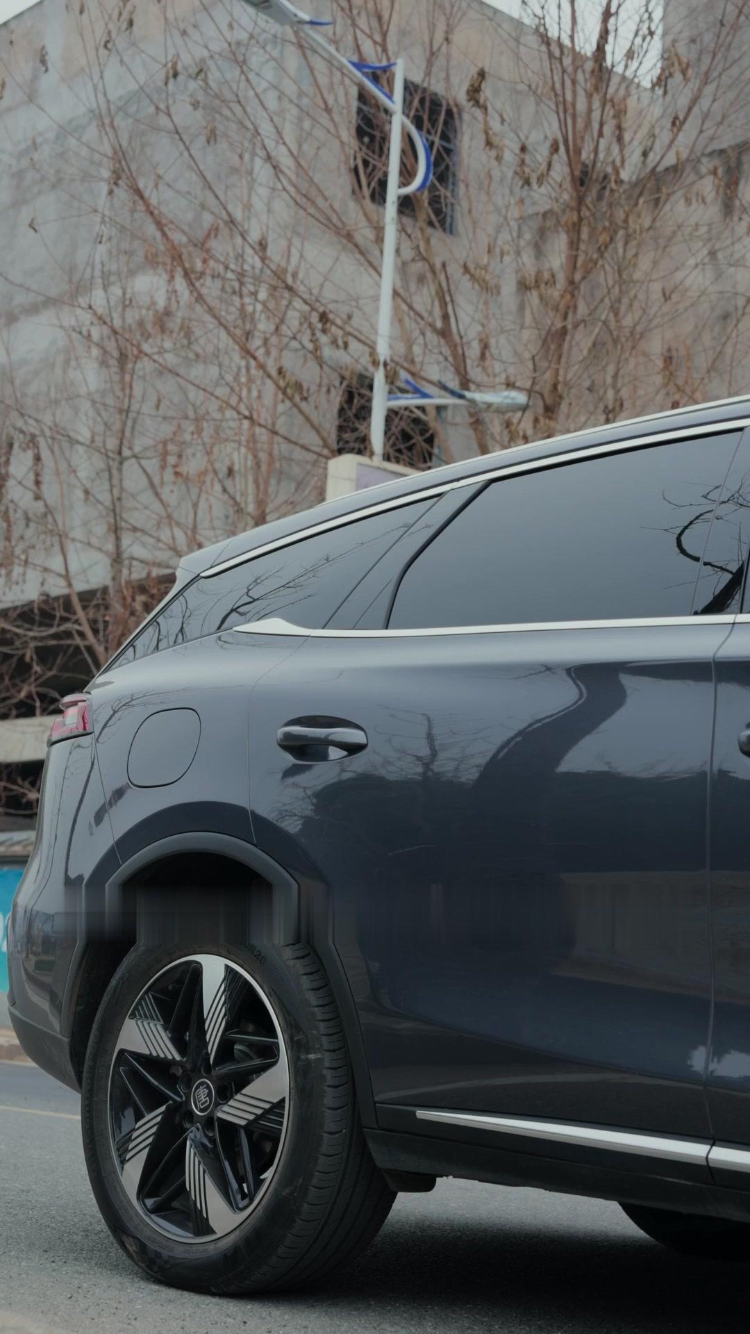 My Assistant Is My Lost Love?