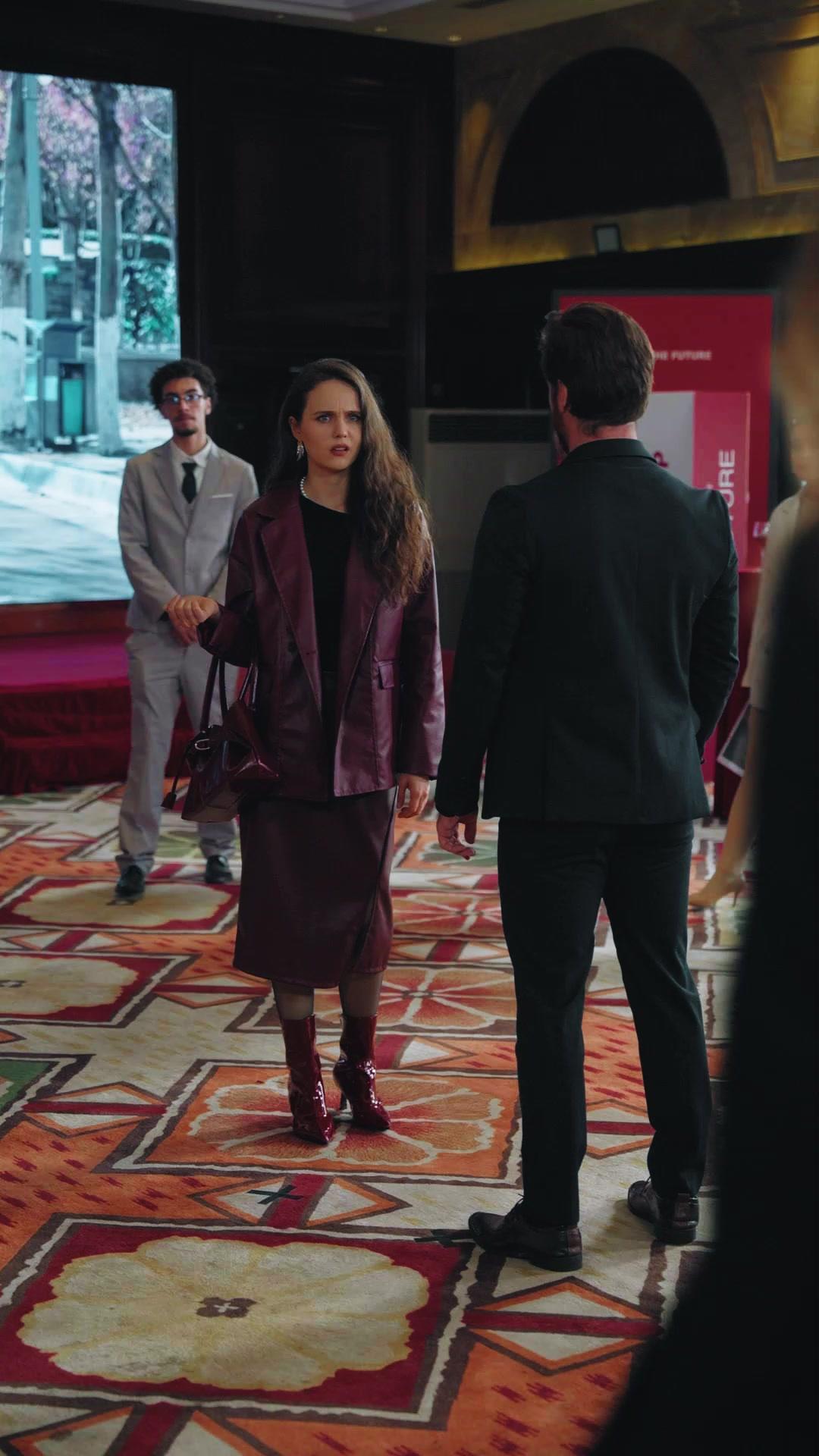 King Returns on Christmas Eve