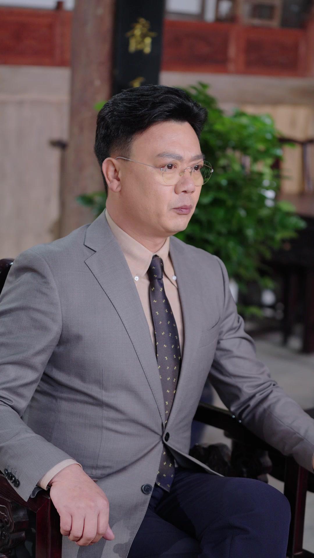 Ratu Benang Tersembunyi