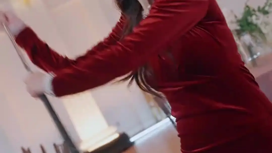 第二生的浪漫反擊：紅裙女的瘋批美學與人性崩解瞬間