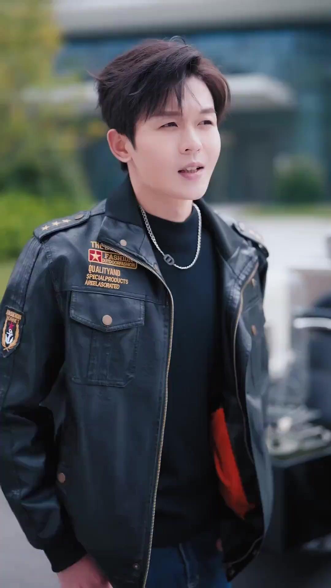 (Doublage) INTOUCHABLE, MAIS DÉSIRÉE