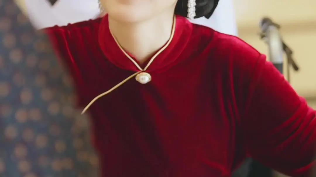 Snake Year Salvation: CEO's Bargain Bride — When the Maid Holds the Thread of Truth