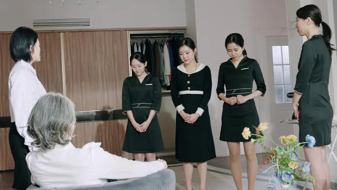 Giấc Mộng Hào Môn: Chiếc Vòng Cổ Và Ánh Mắt Đầy Nỗi Nhớ