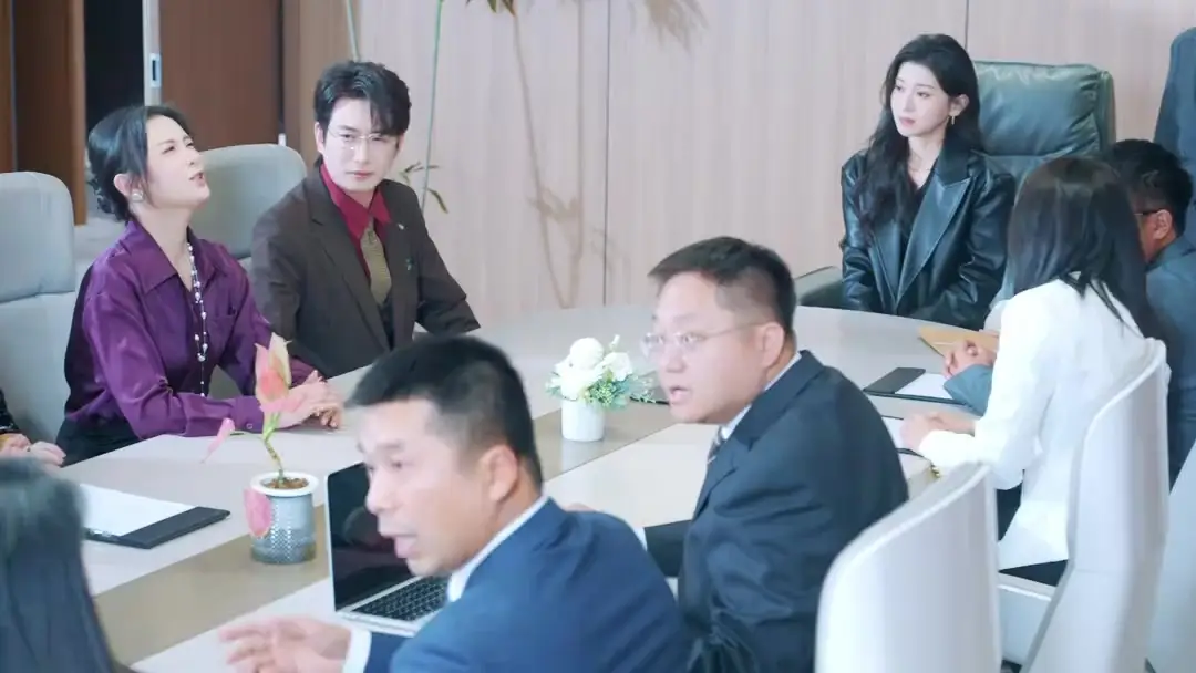 (Dublajlı) Gerçek Anne Sahte Anneyi Parçalıyor: Toplantıda Patlayan Gerçekler