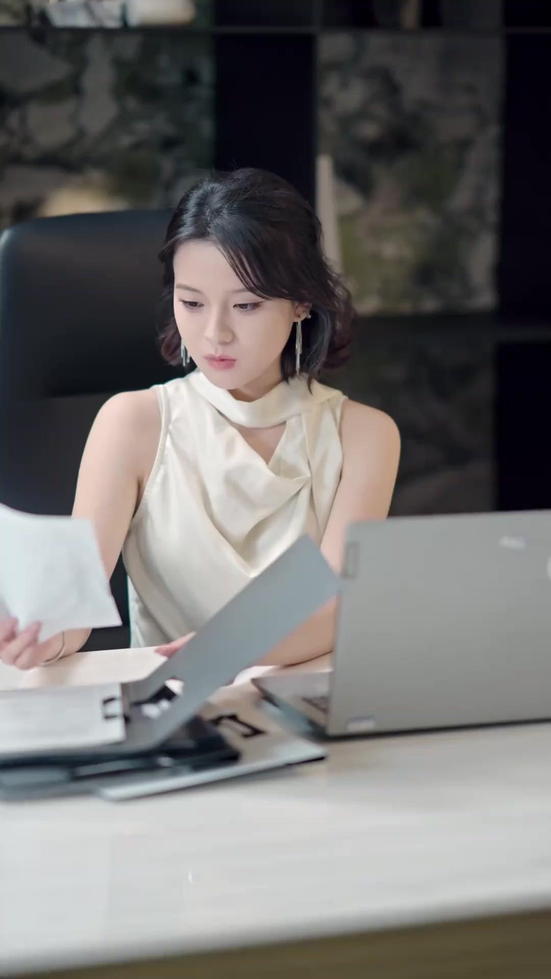 Hired a Billionaire as Baby’s Dad 