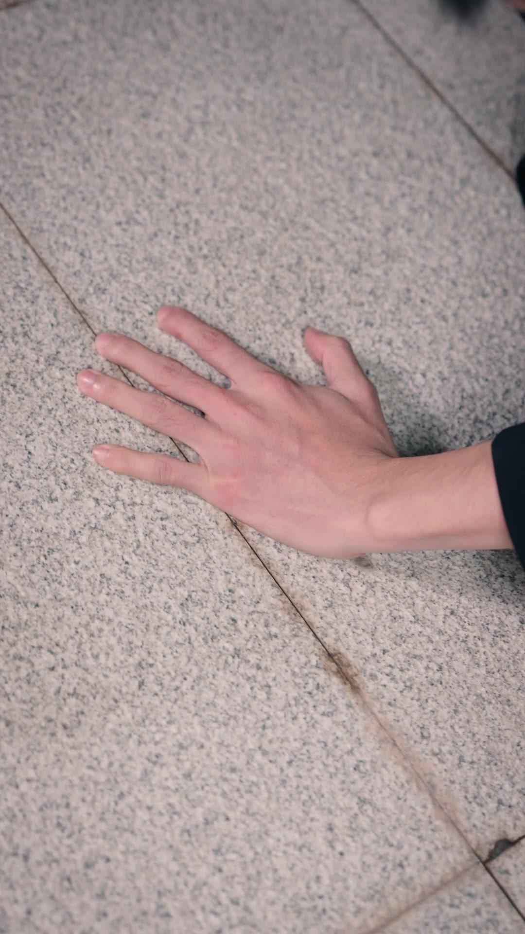 Fedakarlıktan Sonra: Uçurumdan Döndü