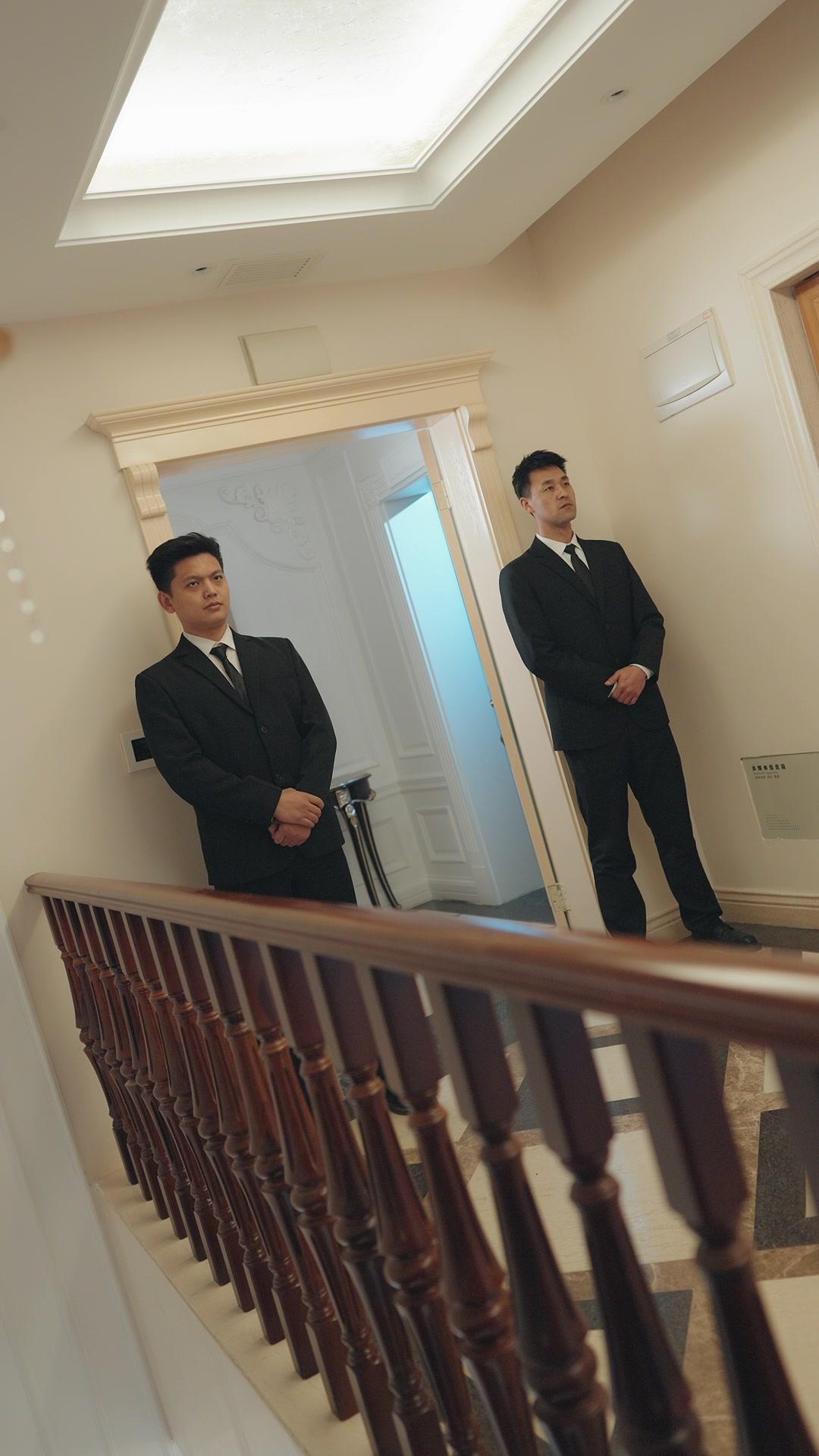 Ugly Husband's Secret Identity