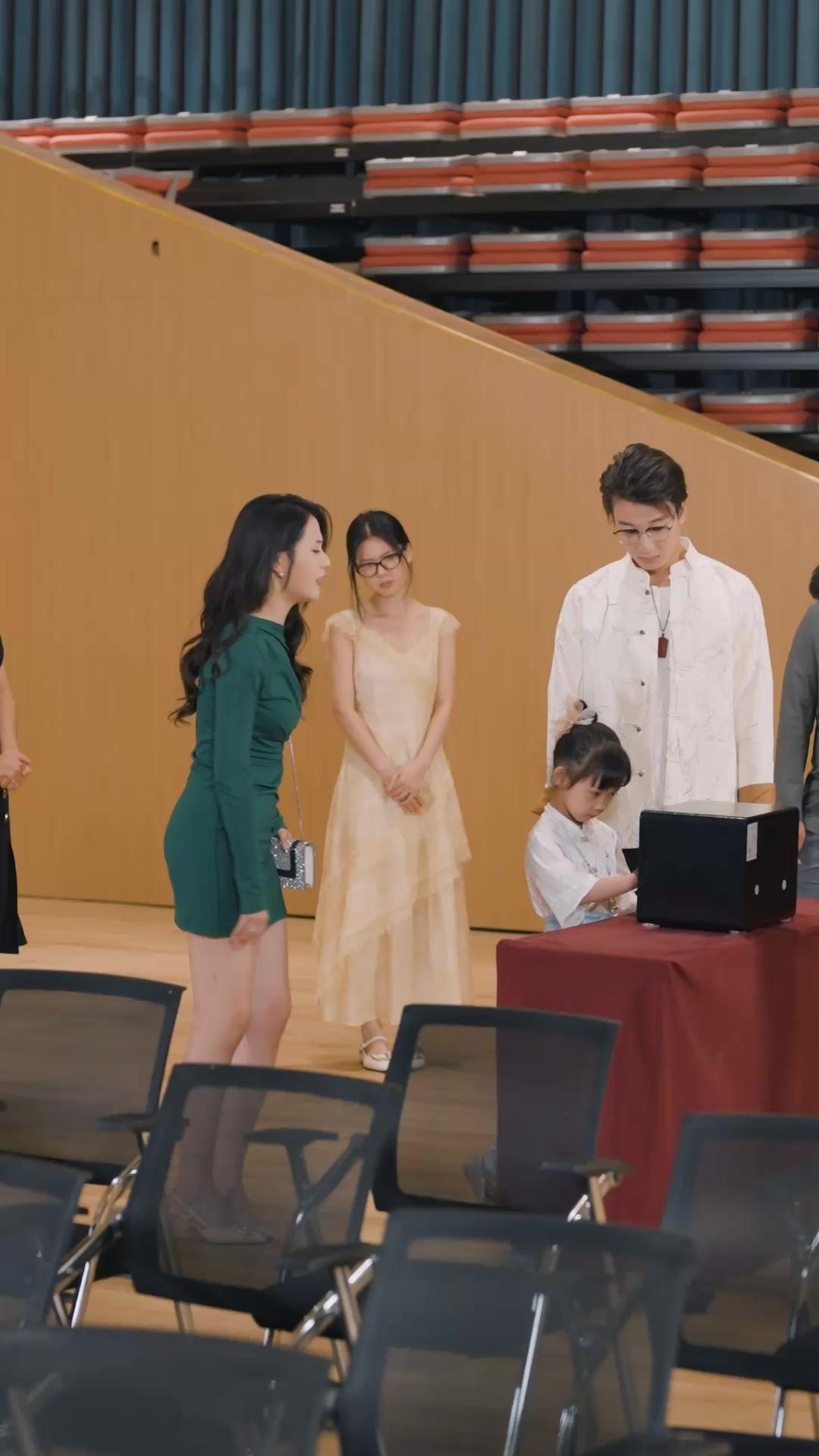 Reborn at Eight: The Jade Prodigy