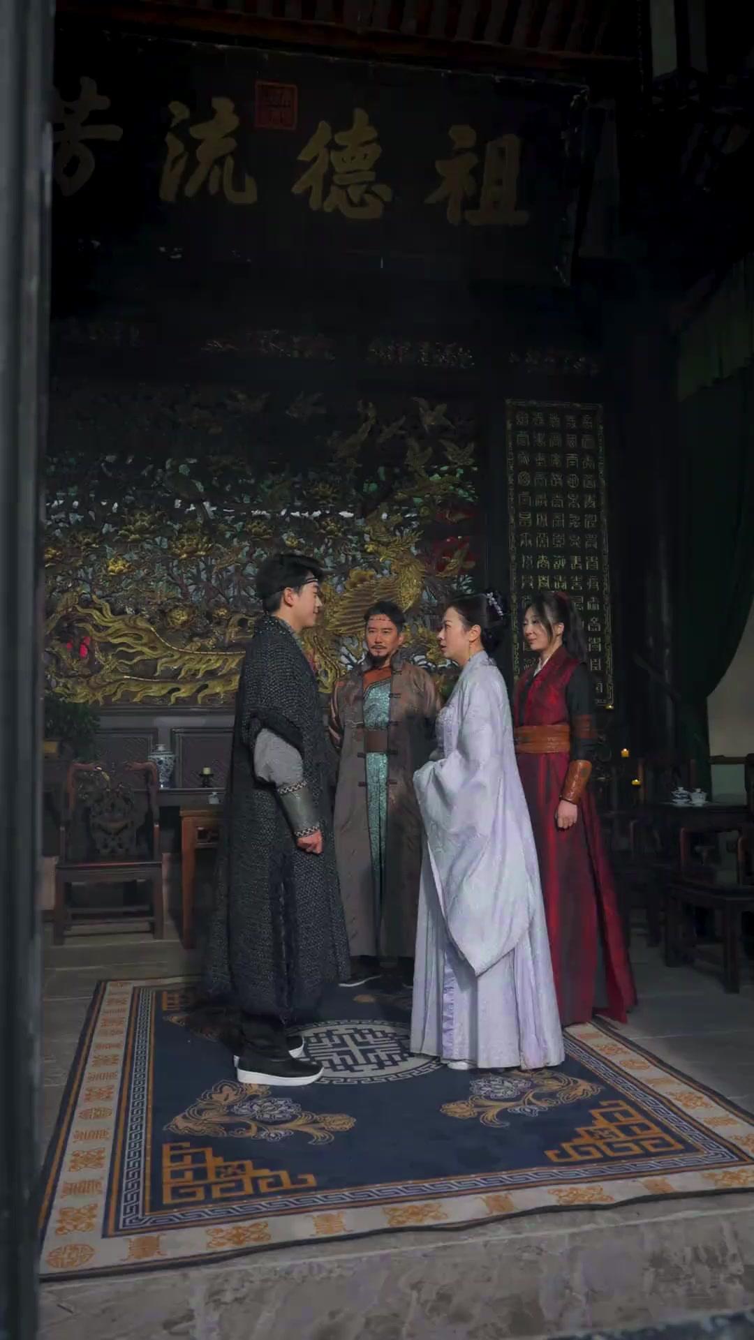 폐물의 칼, 강호를 찢다