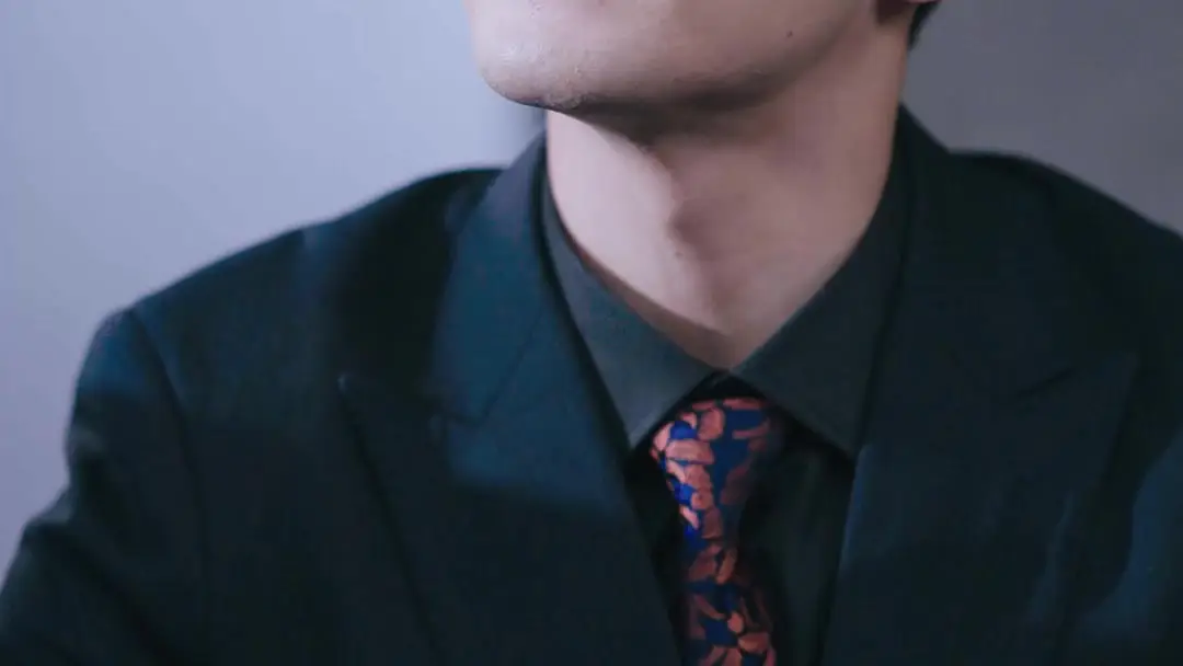 Ruthless Sisters Begging for My Return: When the Floor Becomes the Stage