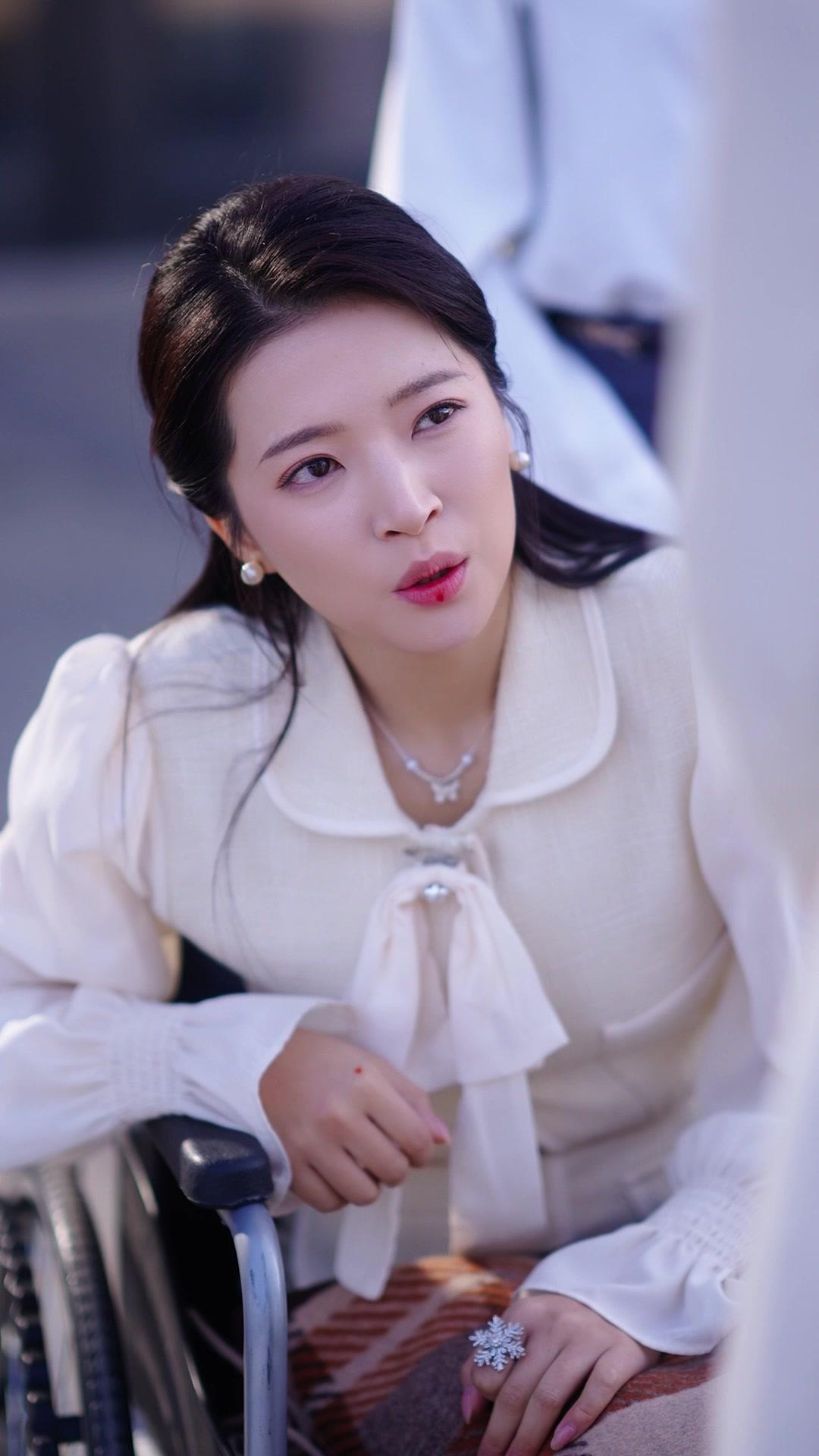 Fall for Me, Boss Lady!