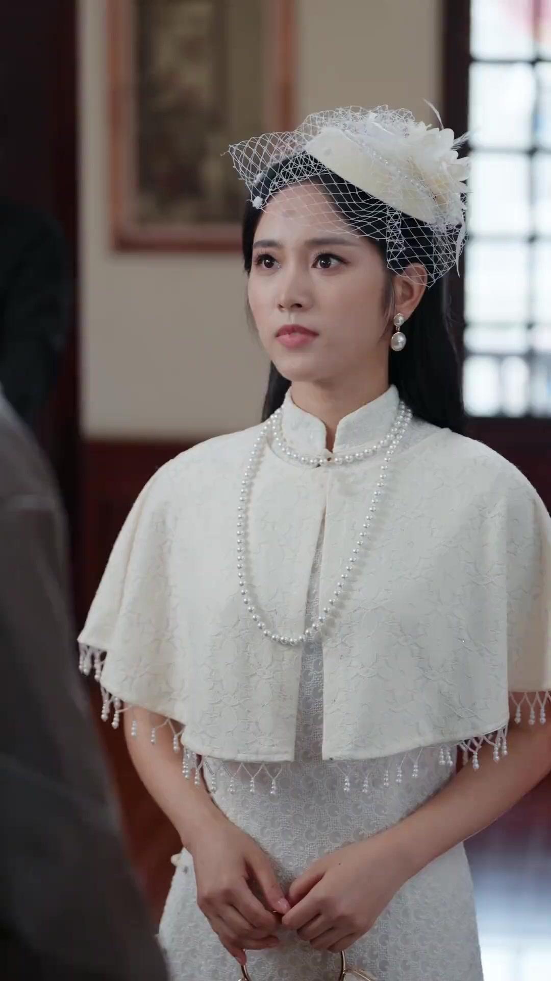 FIANCÉ REJETÉ, COMMANDANT RÉVÉLÉ