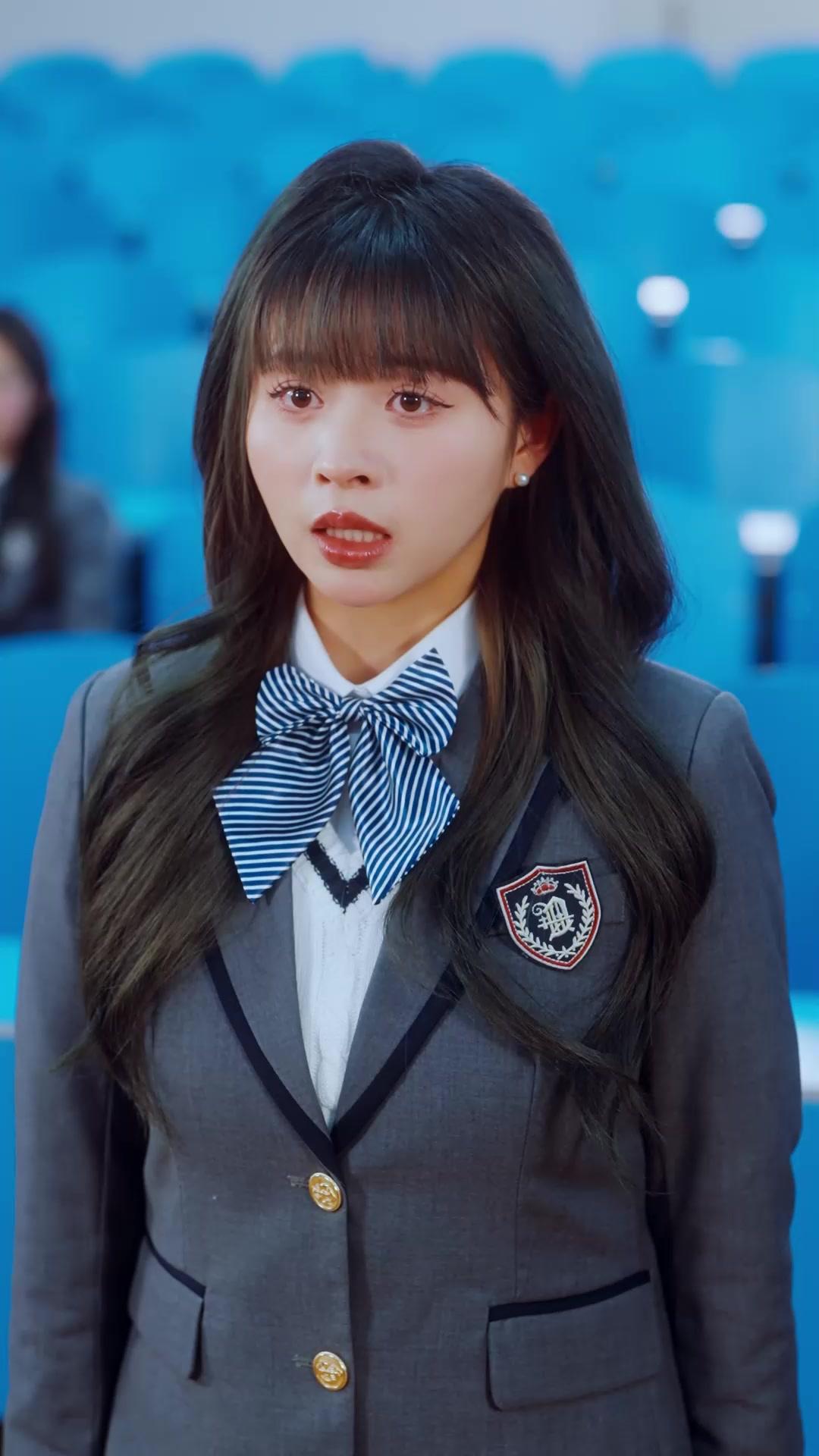 Air Mata di Balik Topeng Bisu