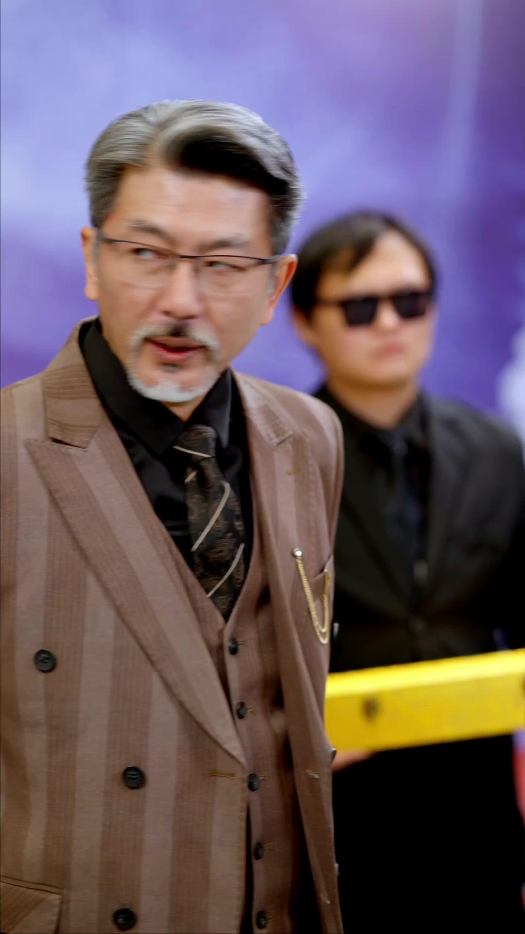 八年後，我給妳全世界