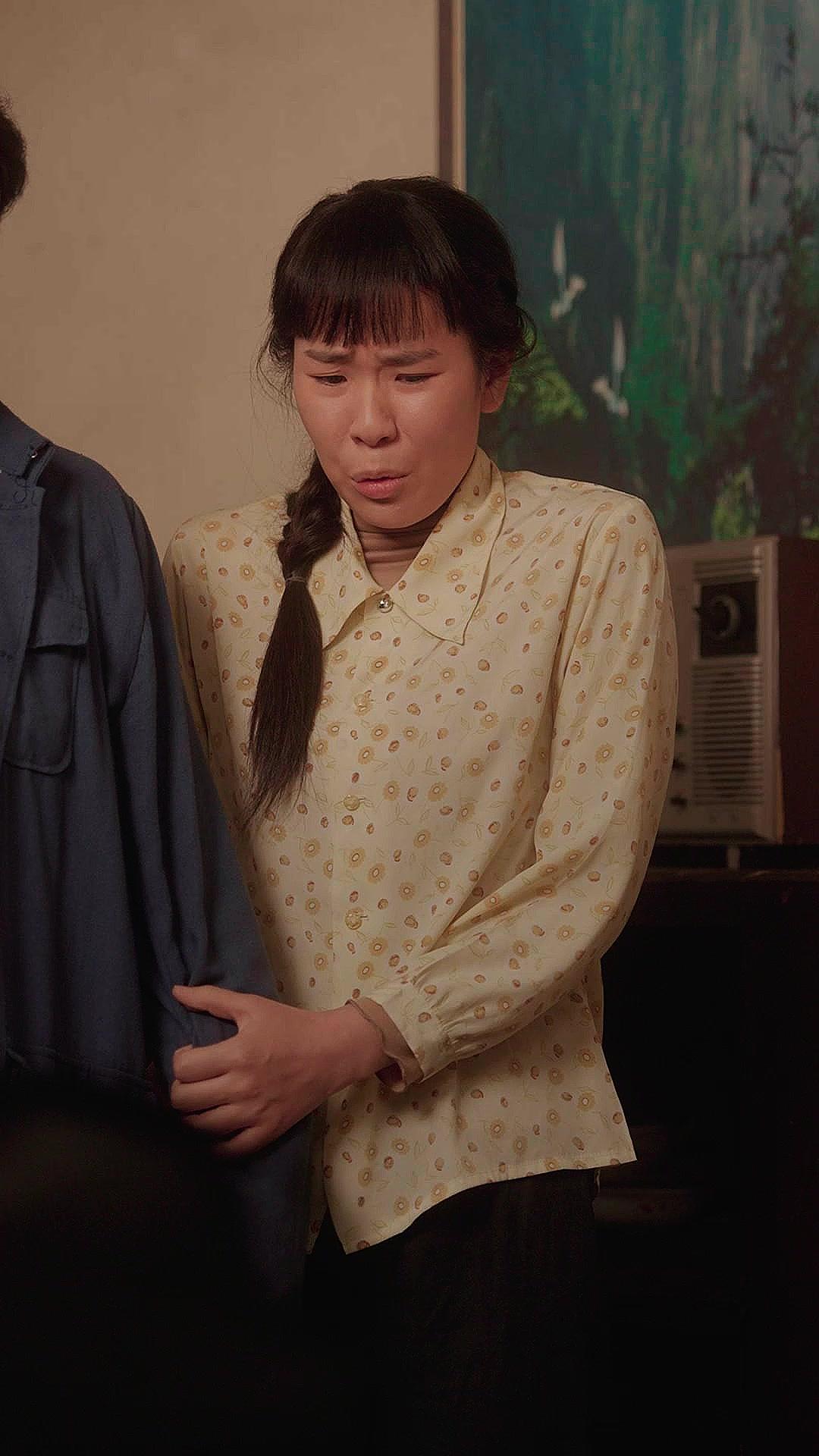 Sepanjang Dekad, Bulan Menunggu