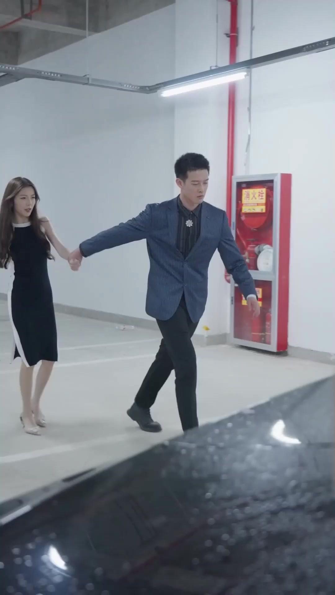 VIVIENNE : L'ÉPOUSE INTERDITE DES LÉGER