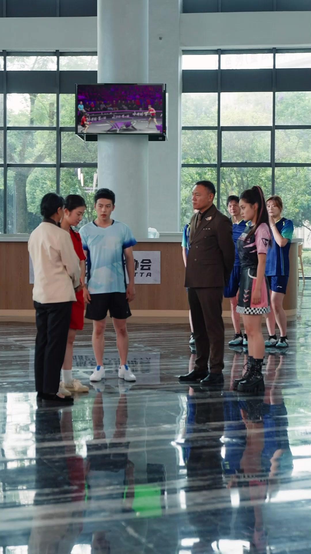 라켓을 든 소녀