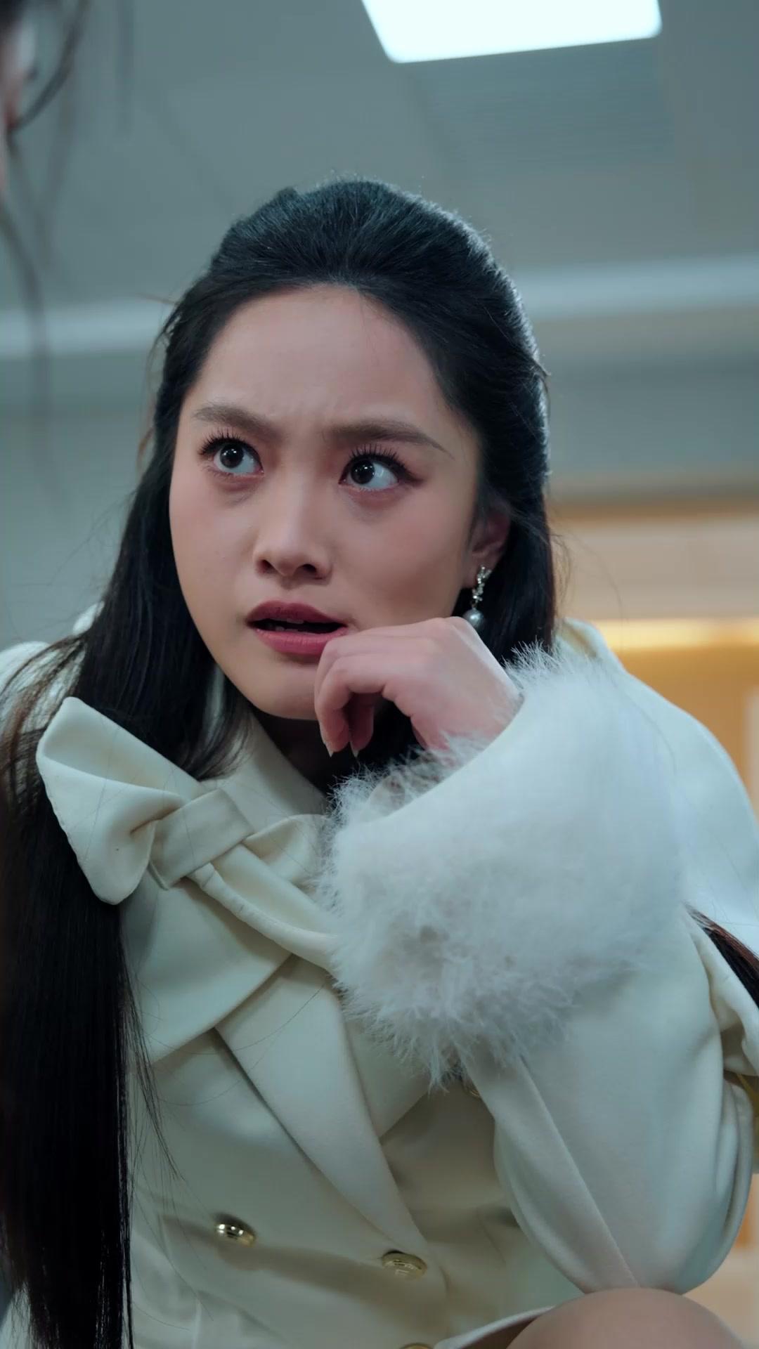 Namorada Errada, Irmã Certa