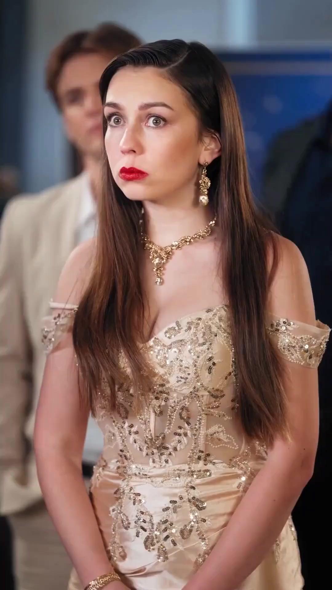 (Doblado) Mi padre conserje es el jefe final