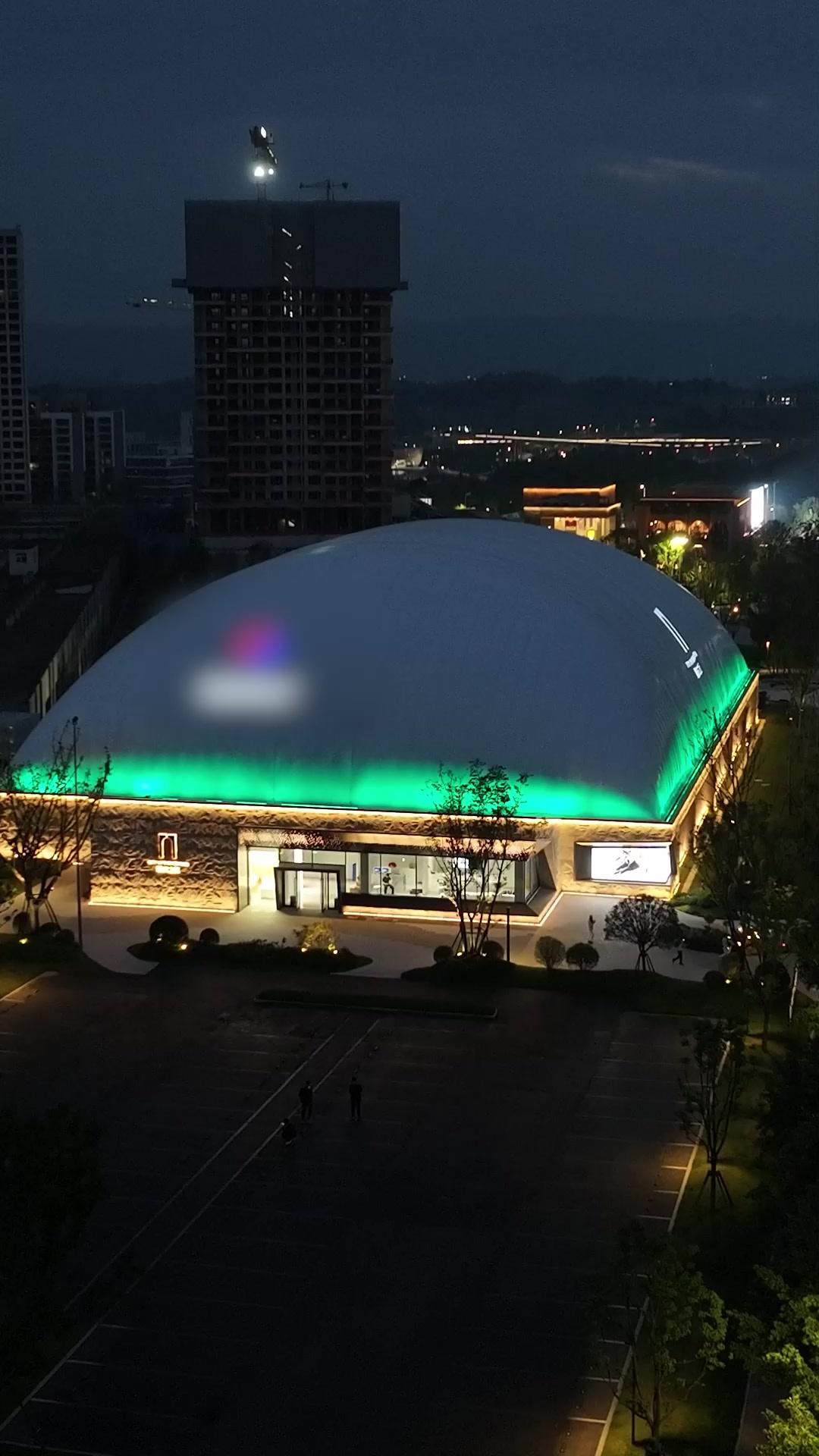 Mic in Hand, Ex on Knees