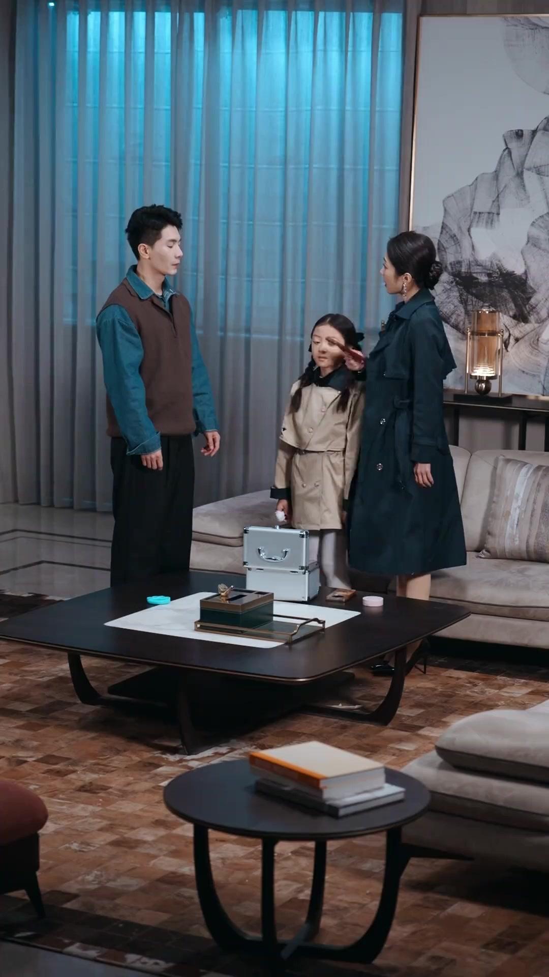 La niebla quedó, ella no