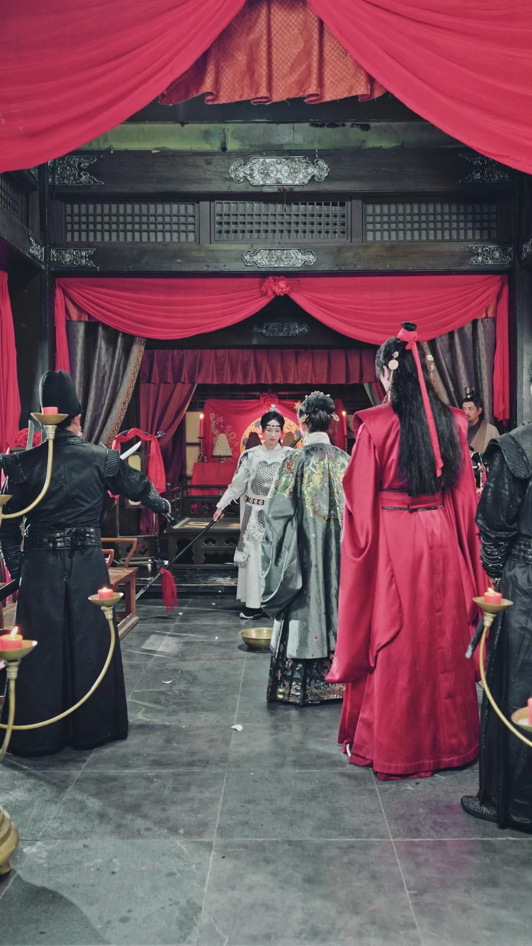 Ferro e Rossa: Il Destino del Regno