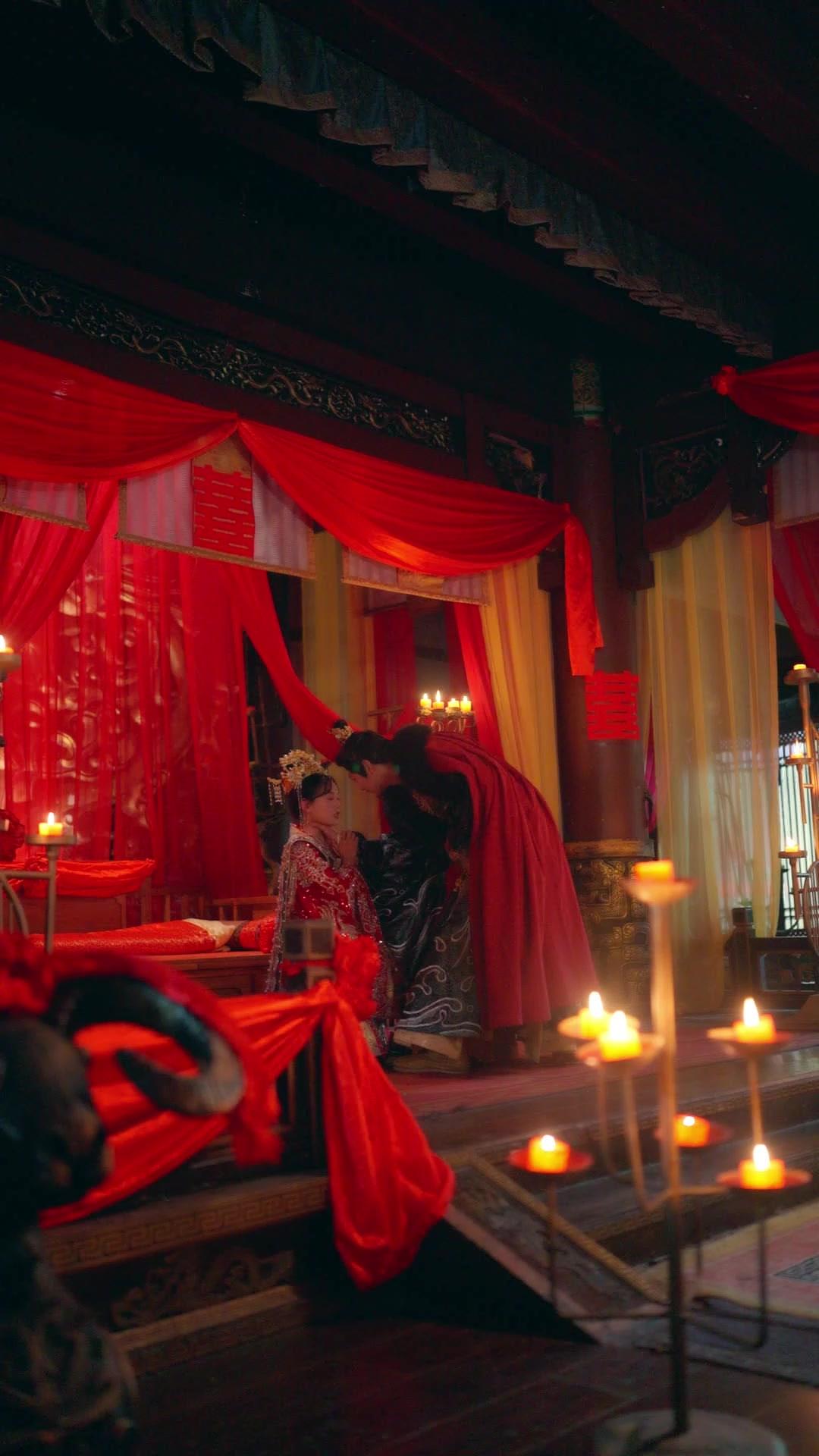 De la traición al trono