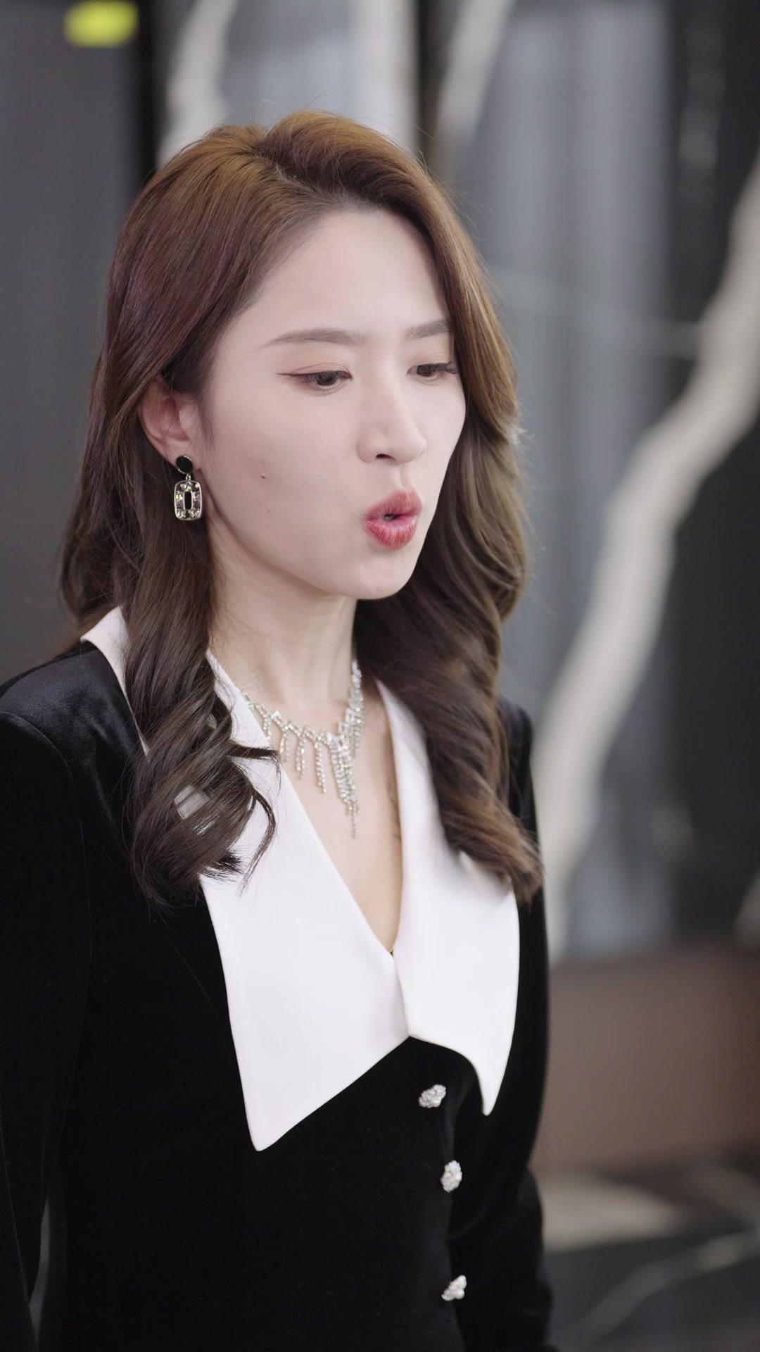 真千金不好惹，陸總護女狂飆中