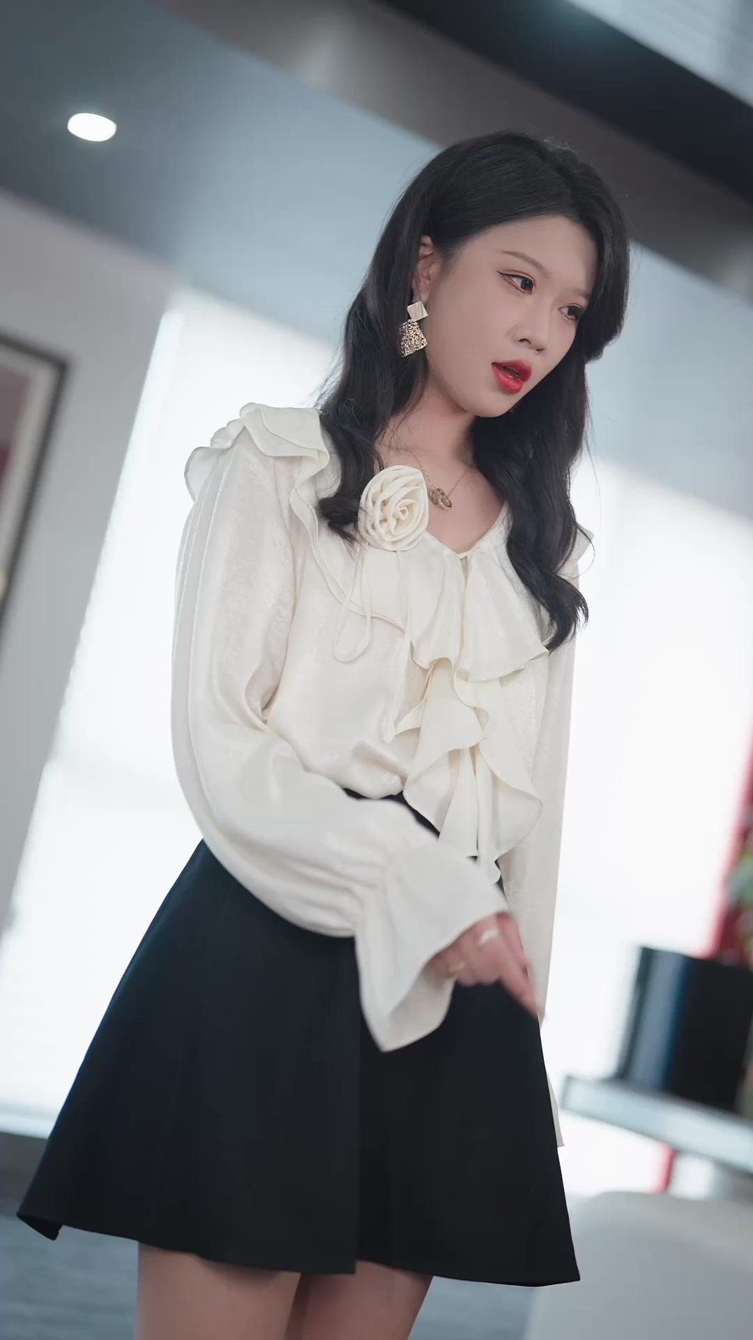 C'EST MOI LA VRAIE, DÉGAGE! 