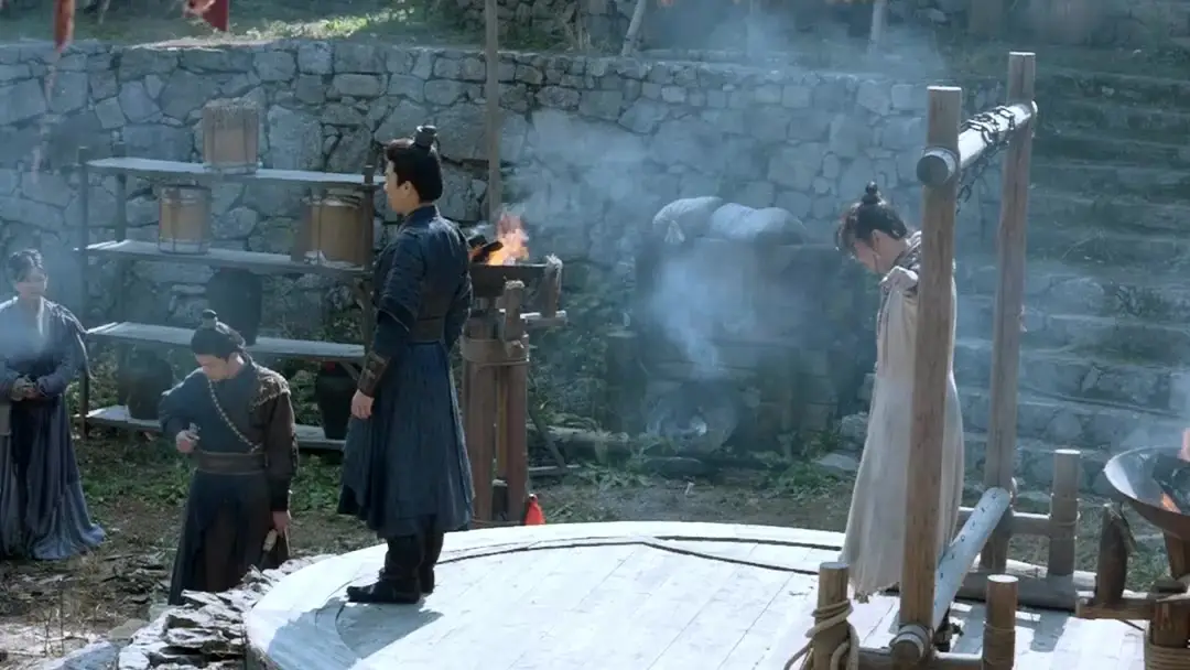 General at the Gates: When the Crowd Becomes the Blade