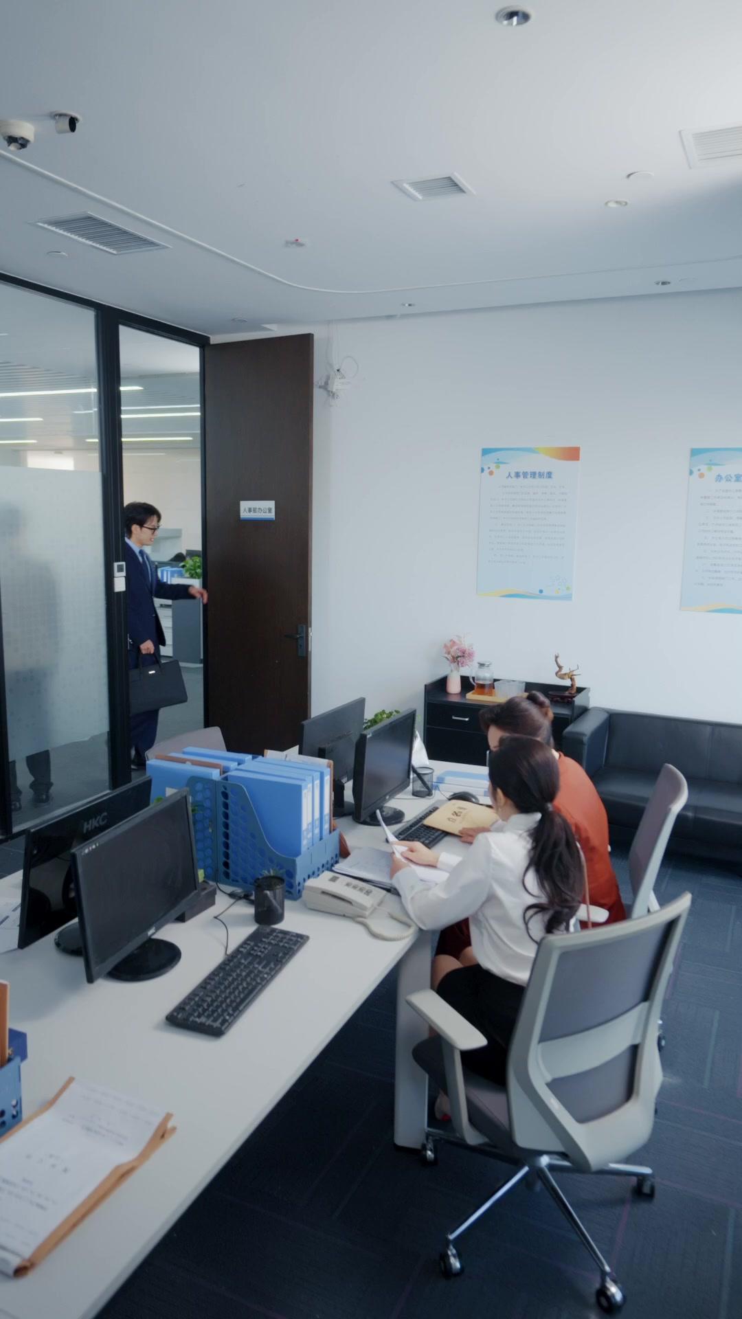 회귀 후, 최고의 비서가 되다