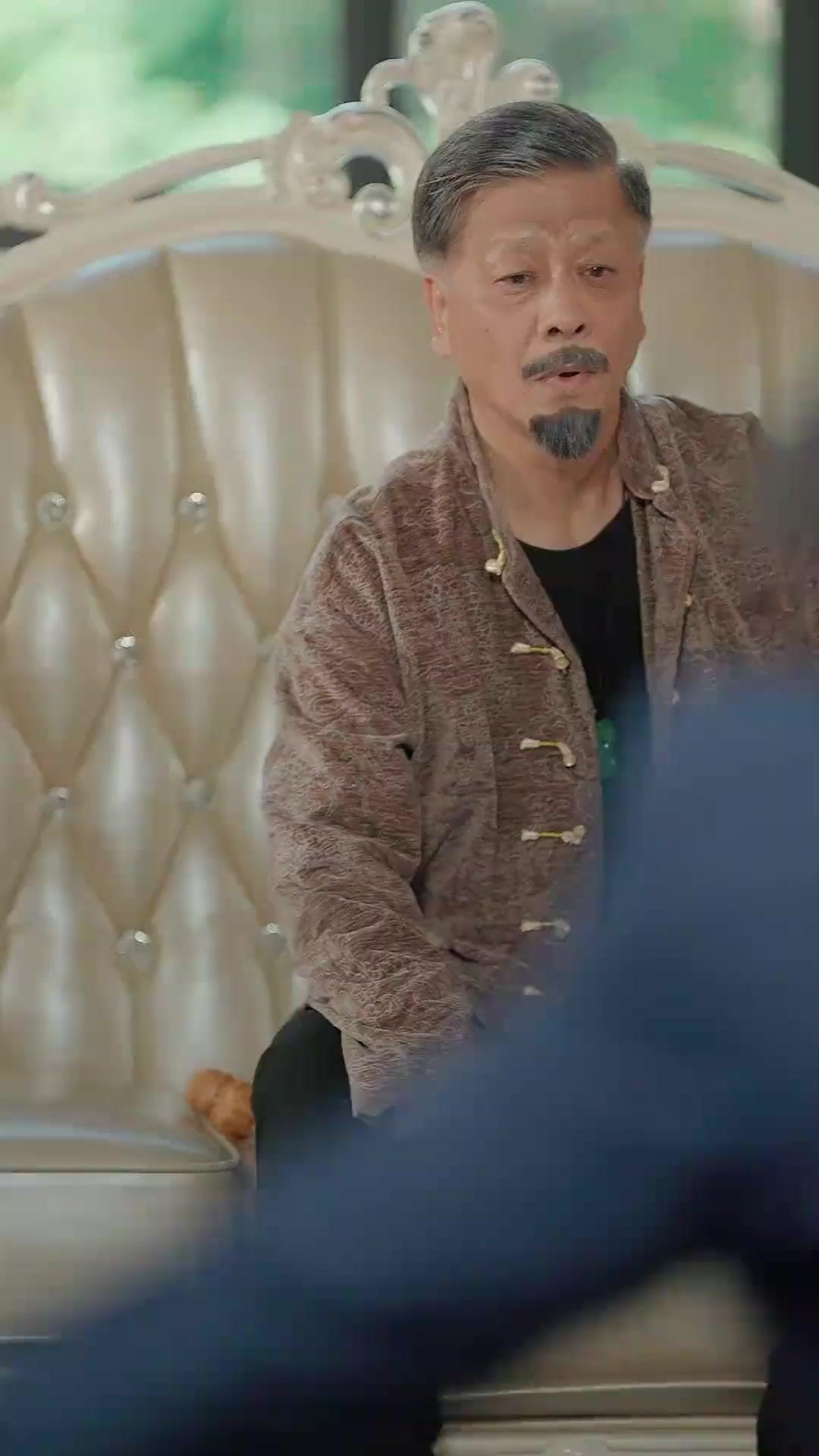 (Dubbing) Daun Gugur, Akar Keadilan