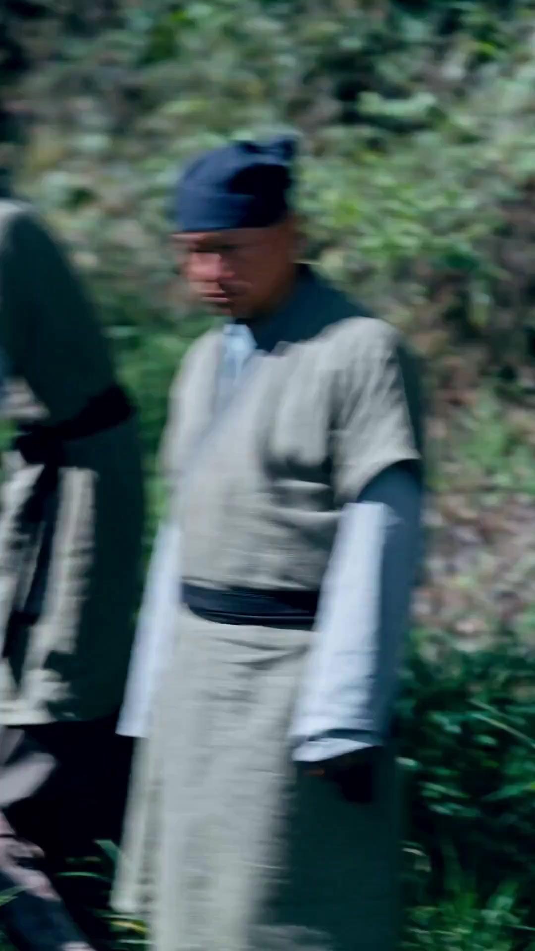 (Dublajlı) Zırhın ve Yeminin Yolu