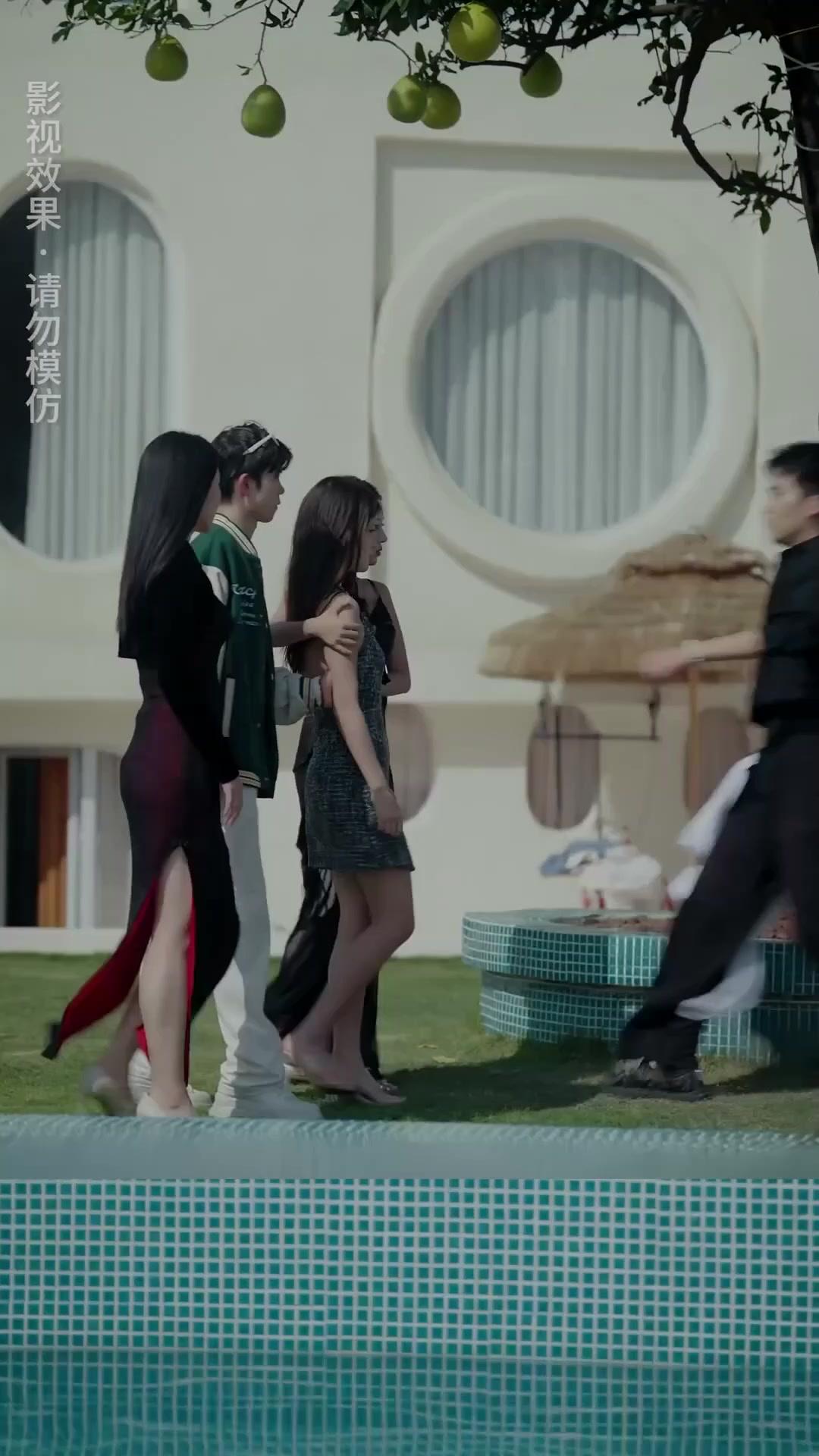 Tejebak di Dunia Hiburan