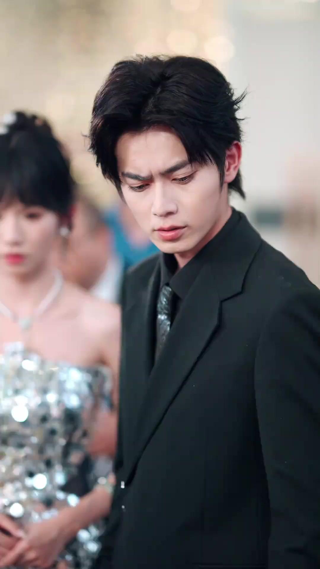 ขอคืนดีหรือ งั้นเชิญต่อคิว