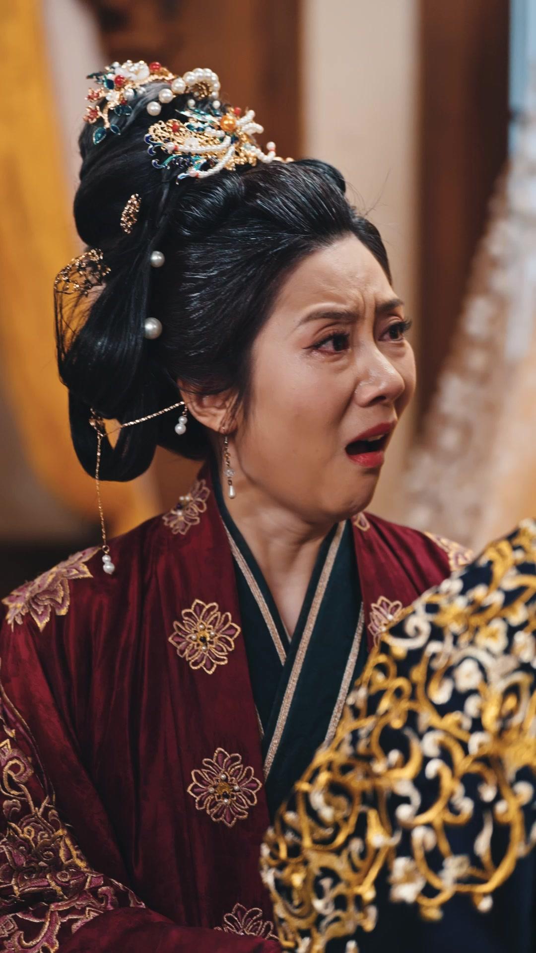 Ibuku dayang, Aku Kaisar