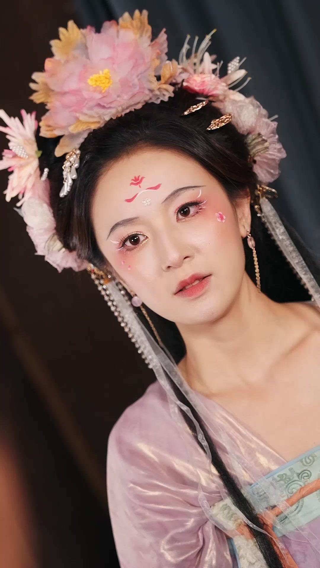 燕歸樓裡鳳還巢