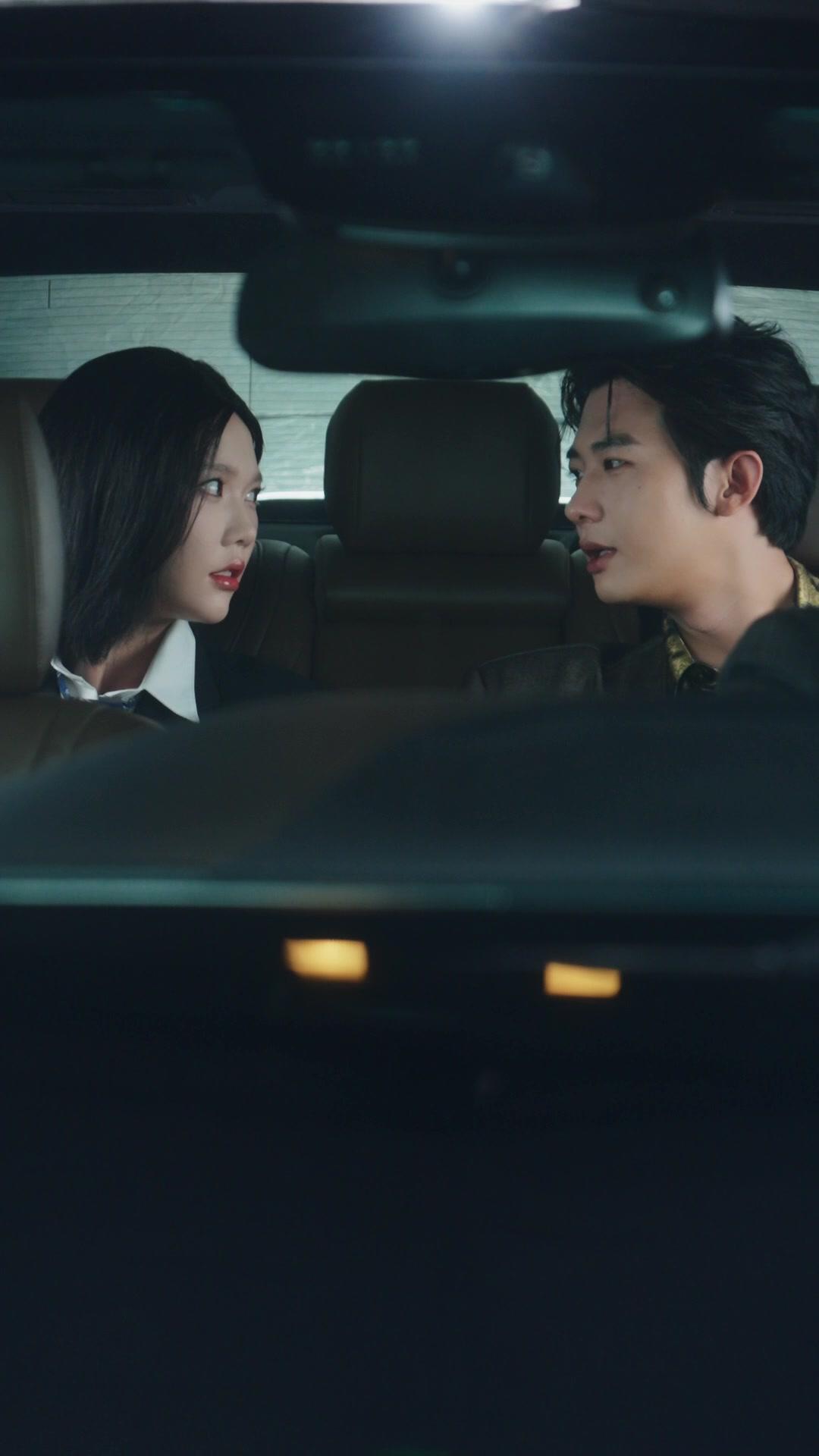 Ratu Kiamat Menakluk Keluarga Kaya